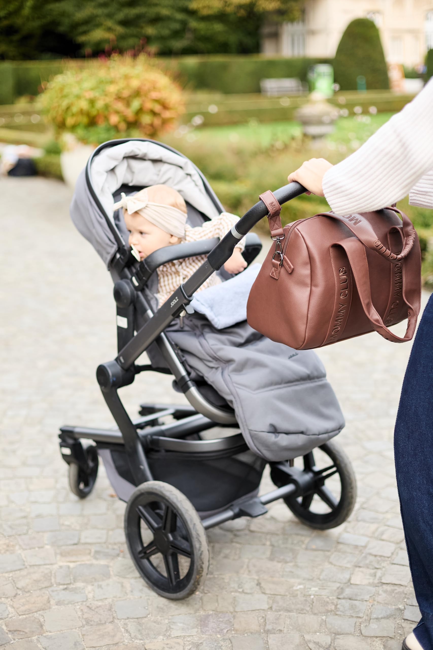 CHILDHOME, Borsa Cambio Per Bambini, Mommy Bag, Fasciatoio Incluso, Numerosi Scomparti, Ganci Per Carrozzina, Cinghia Per Spalla, Pelle Vegana, 22L, Mommy Club Signature, Marrone Scuro