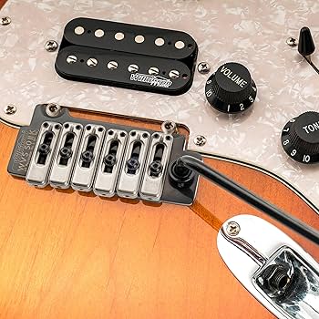 【メンテ済】MODストラトキャスタータイプエレキギターWilkinsonブリッジ メンテ済】MODストラトキャスタータイプエレキギターWilkinson