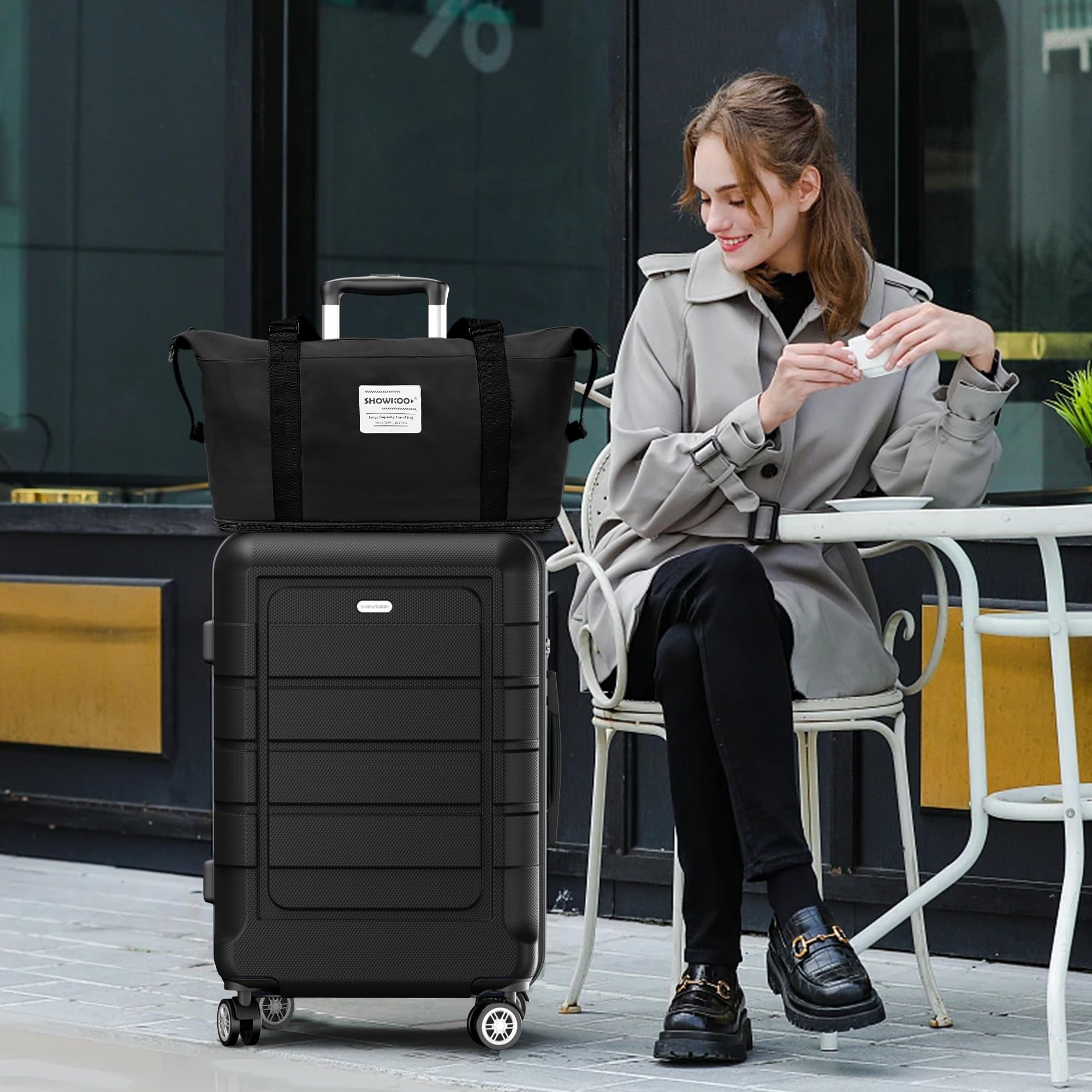 SHOWKOO Valigia Media Rigida 67cm Trolley Bagaglio a Mano Ultra Leggero ABS+PC Espandibile Durevole Set Valige Trolley da Viaggio Chiusura TSA con Borsa da Toilette e Borsa da Viaggio, Nero