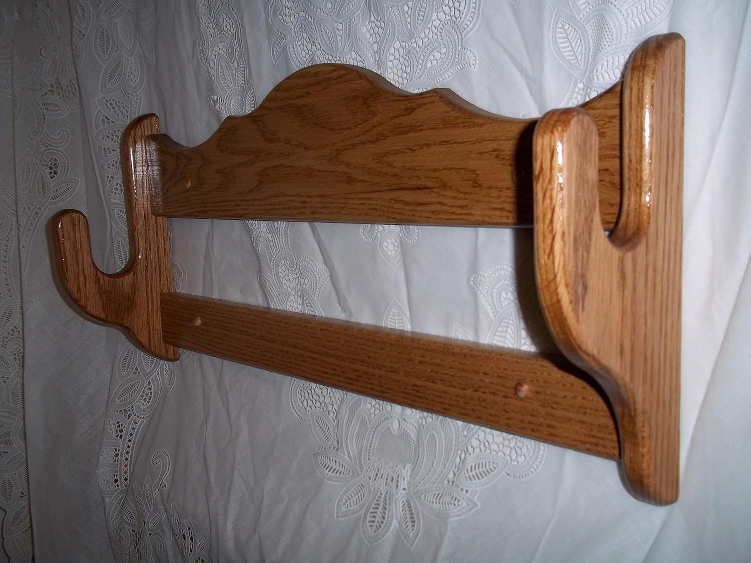 1 Single Gun Red Oak Display Rack ~ Golden Oak Finish