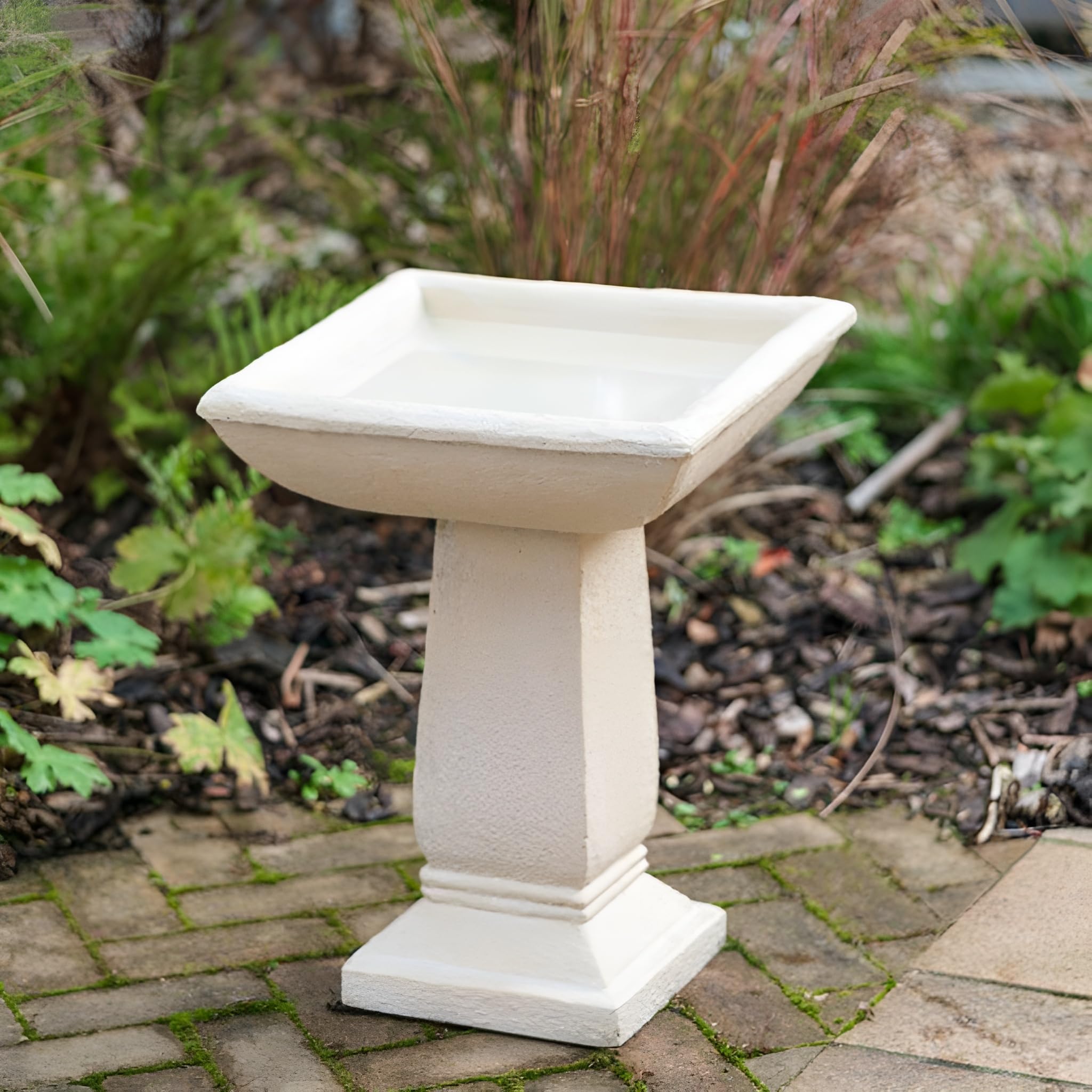 Primrose H52cm Free Standing Selbourne Cast Stone Garden Bird Bath