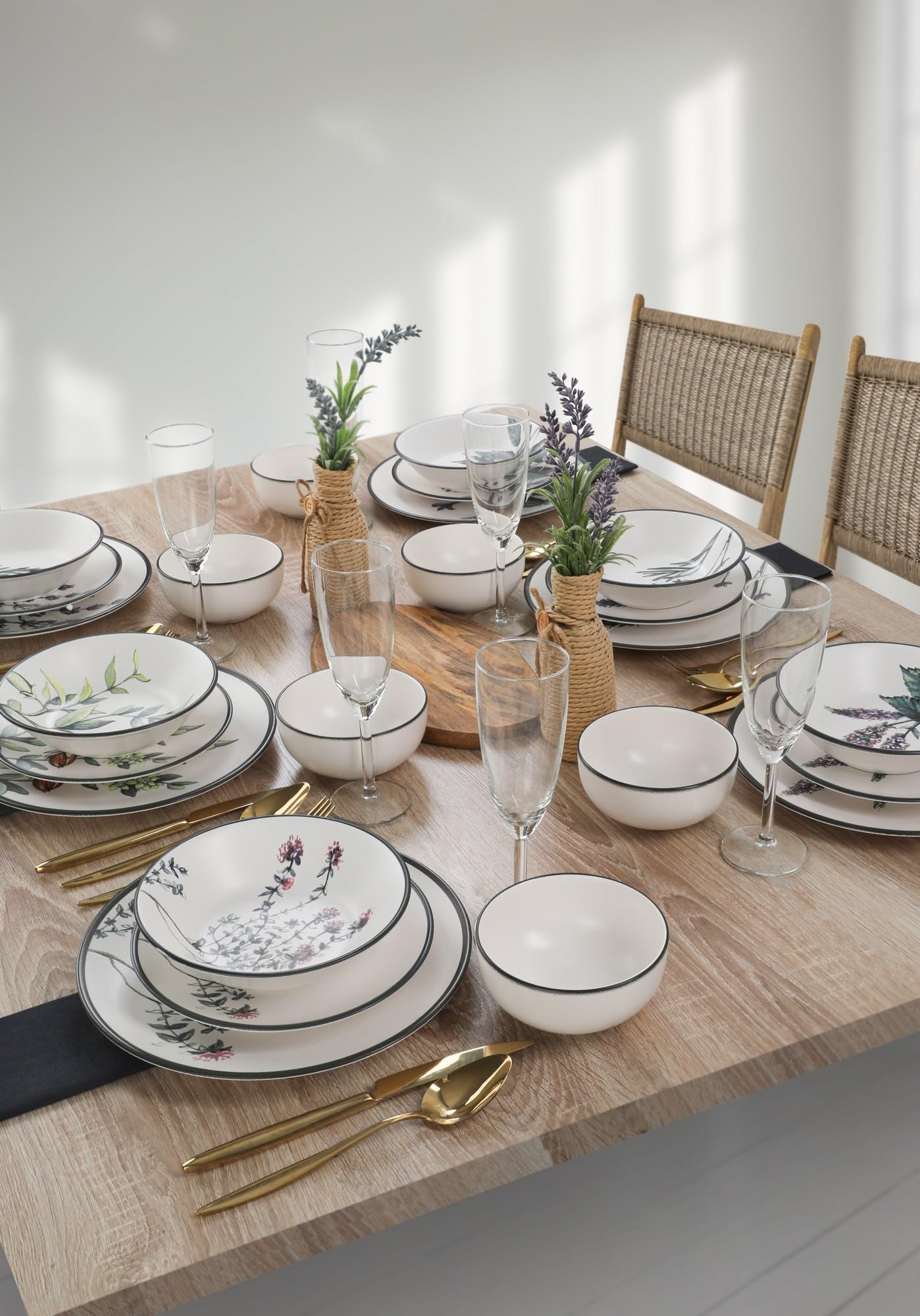 Elegantes 24-teiliges Keramik-Essgeschirr-Set, 100% Steinzeug, antibakteriell und leicht zu reinigen, spülmaschinen- und mikrowellengeeignet, stilvolles Weiß, Grün, Lila und Schwarz