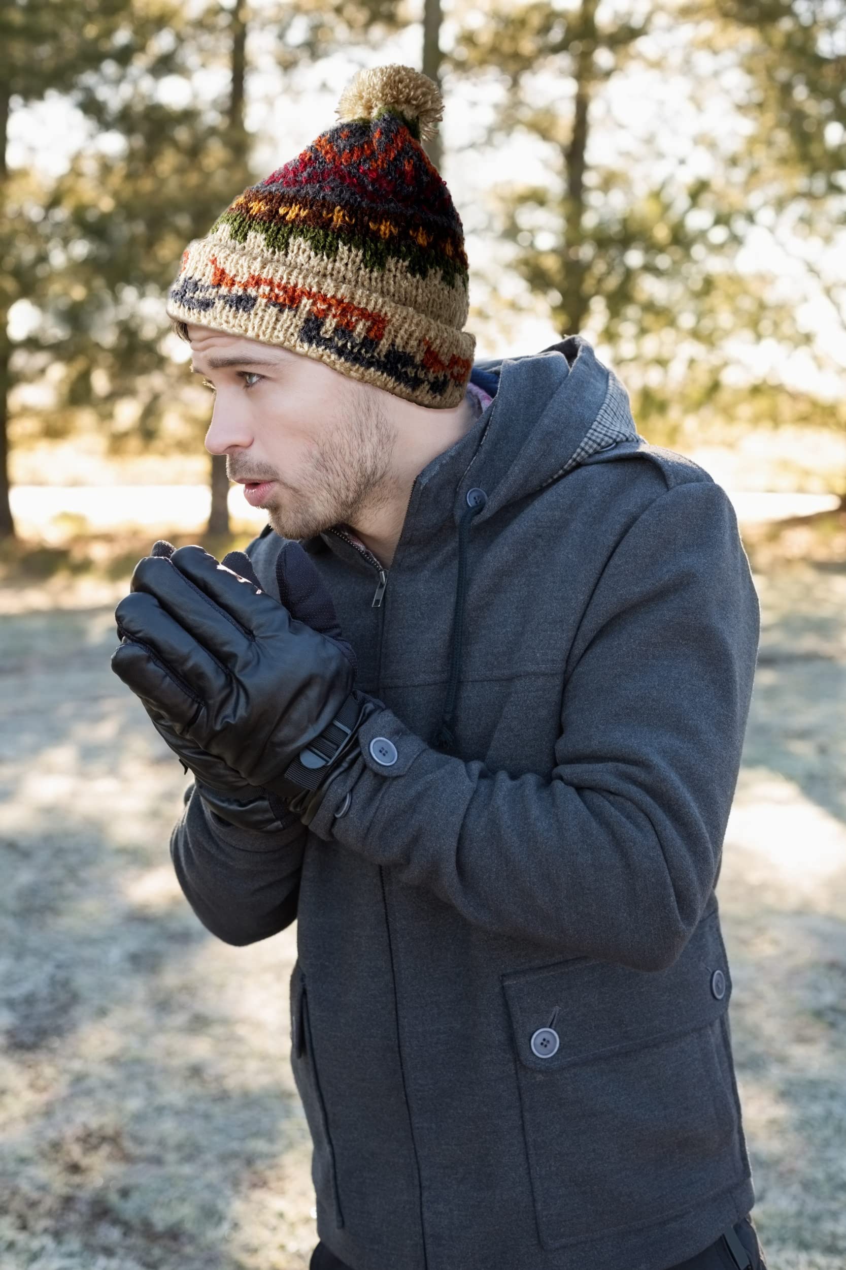 TINKUY Peru – Peruanische Alpakawolle – Herren und Damen handgefertigte Pom Pom Beanie Mütze – beige