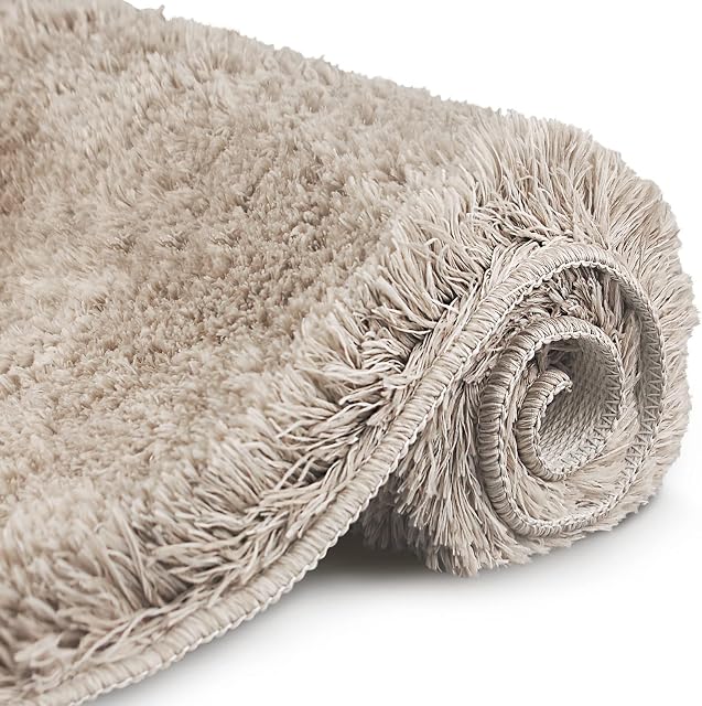 Seekua Non-slip Microfiber Soft Shag Bath Rug, Super Water Absorbent Machine Washable Bath Mat for Bathroom, Entryway, Living room and kitchen (50x80 cm, Khaki)
