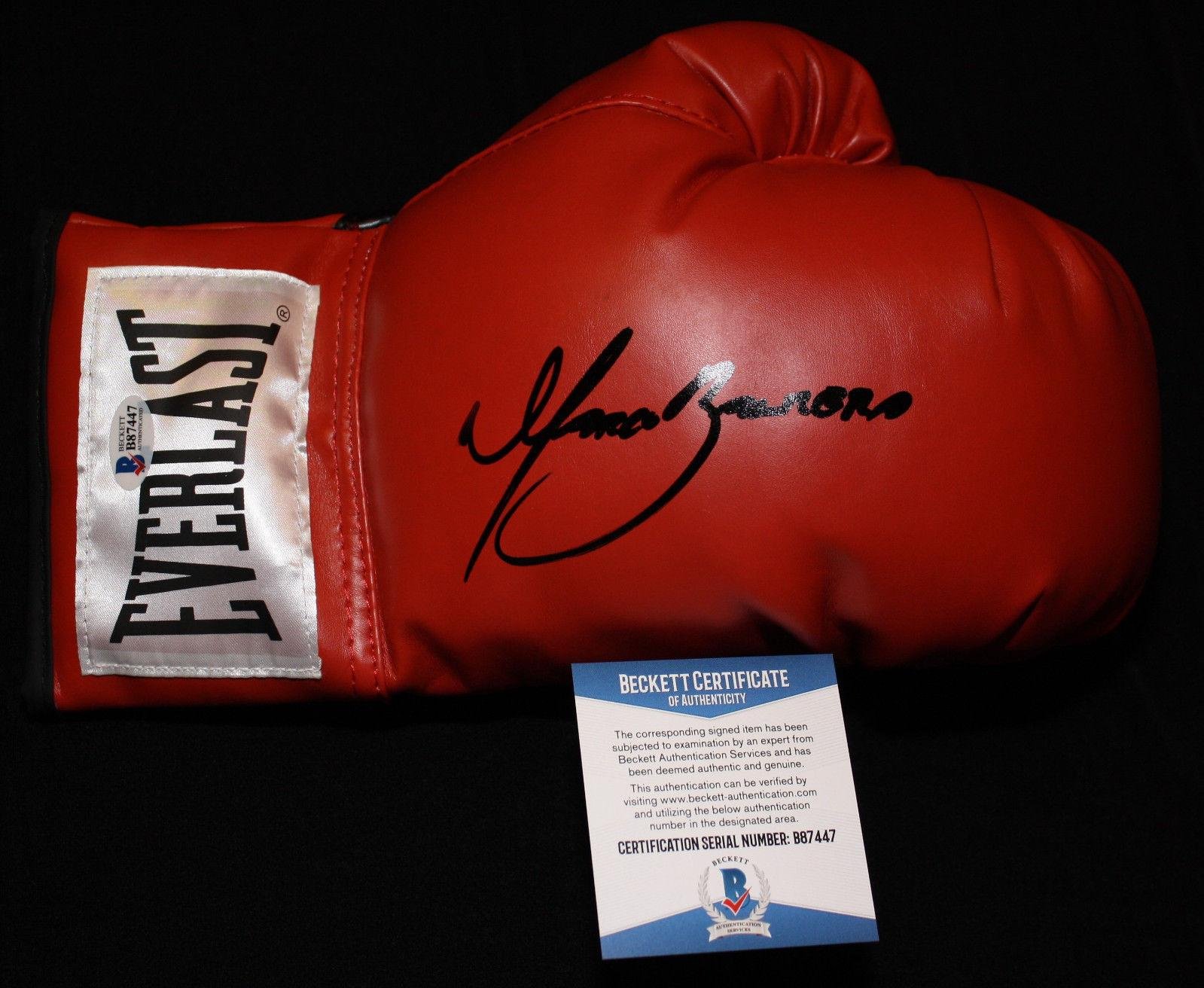 Marco Antonio Barrera laced signed boxing glove, WBO, WBC,IBF,Beckett BAS B87447 - Autographed Boxin