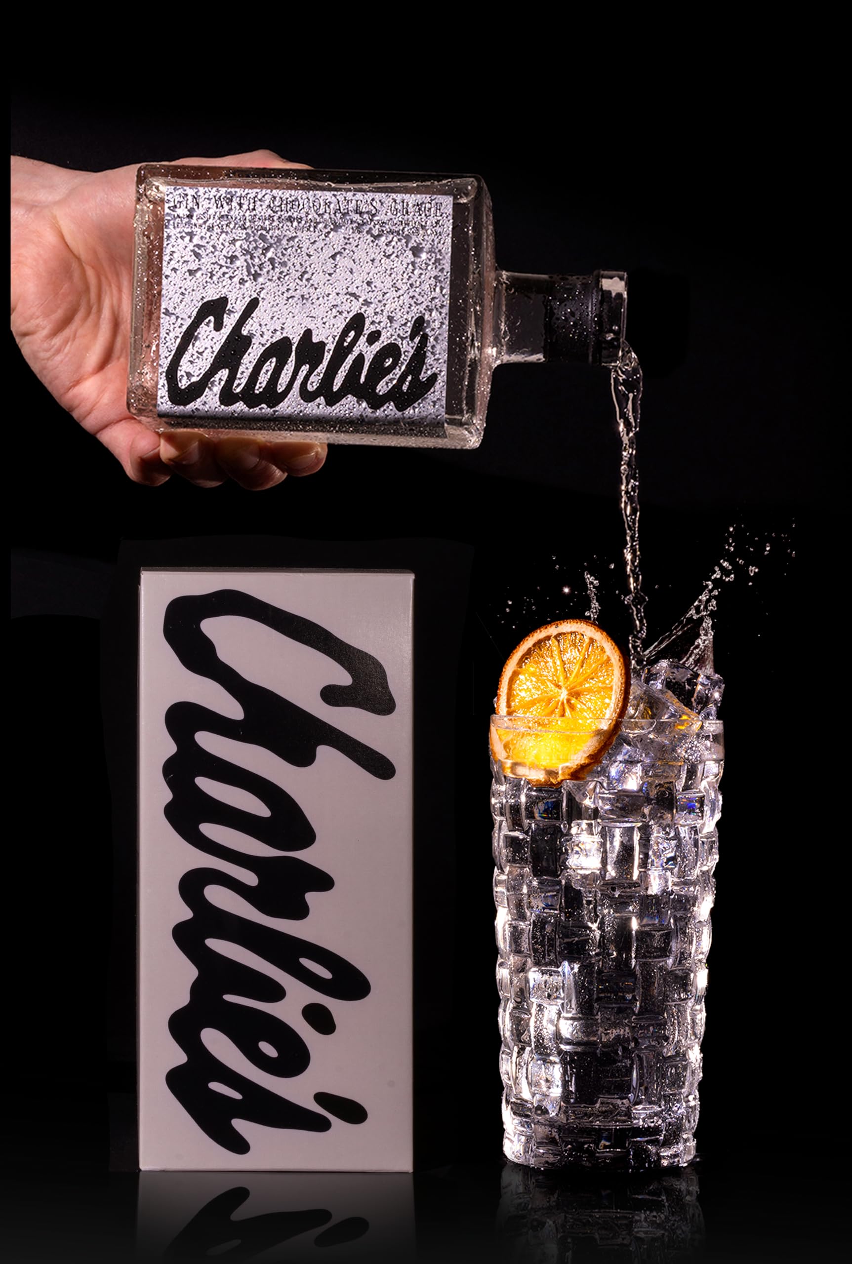 Charlie's Gin - La primera ginebra premium de chocolate - Origen en Barcelona - Ginebra exclusiva - Lotes limitados - 70cl - Alc. 37,5% vol.