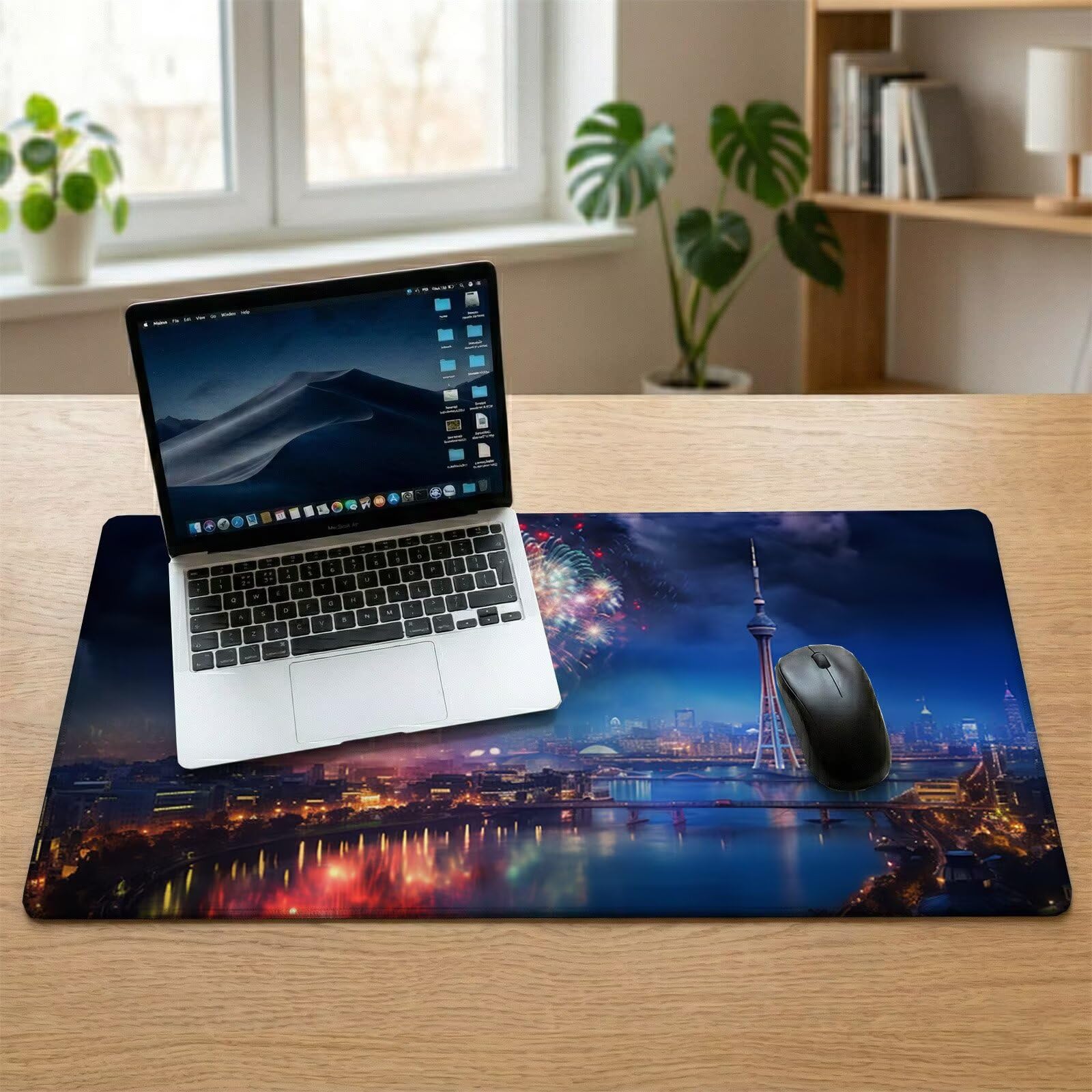 Tappetino Mouse XXL 1200 x 600 x 3 mm, Sottomano Scrivania, Fuochi D'Artificio Grande Tappeto da Tavolo con Base in Gomma Antiscivolo e Bordi Cuciti, per Ufficio/Computer/Gaming (Città) L-x8418