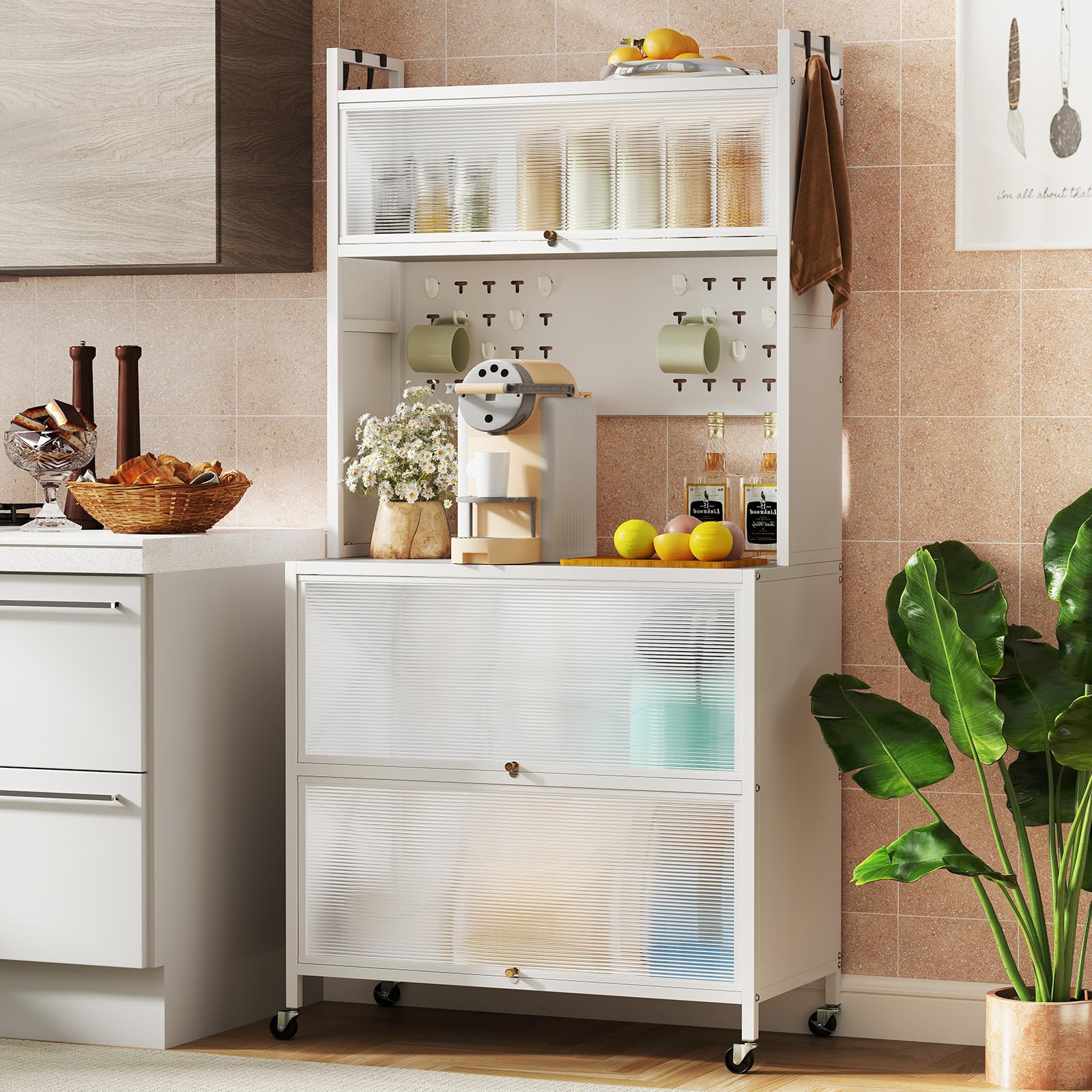 RELAX4LIFE Scaffale da Cucina con 5 Ripiani, Armadio con Ruote, Porte a Battente, Ganci Superiori e Pannello con Perforazioni, Mobile Multifunzionale per Cucina, Sala da Pranzo (Bianco)