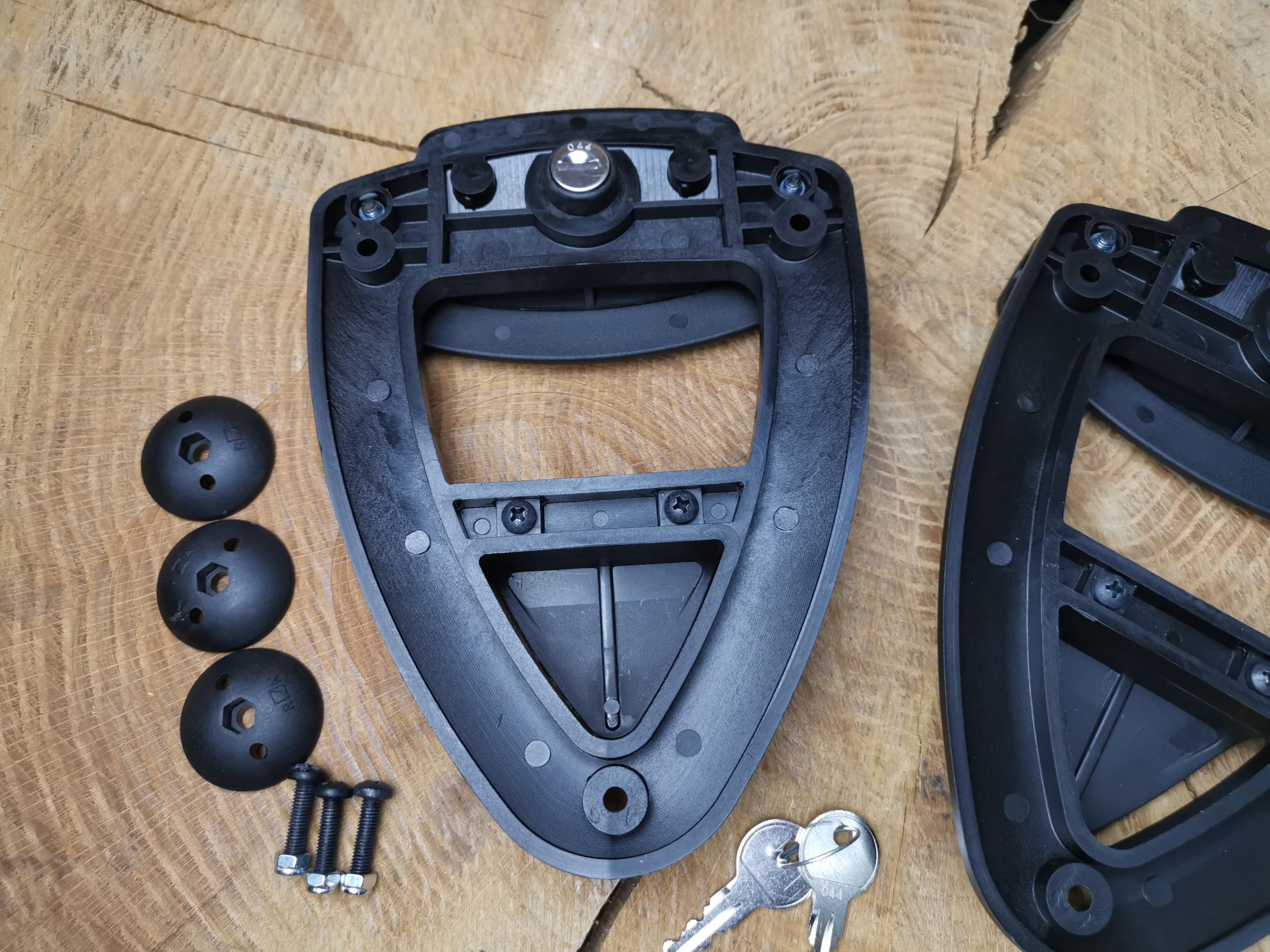 Klickfix Mot Set Sistema de liberación rápida compatible con Click Fix para bolsas de sillín Swing Bags Funda lateral para motocicleta lado izquierdo y derecho Harley Davidson Sportster