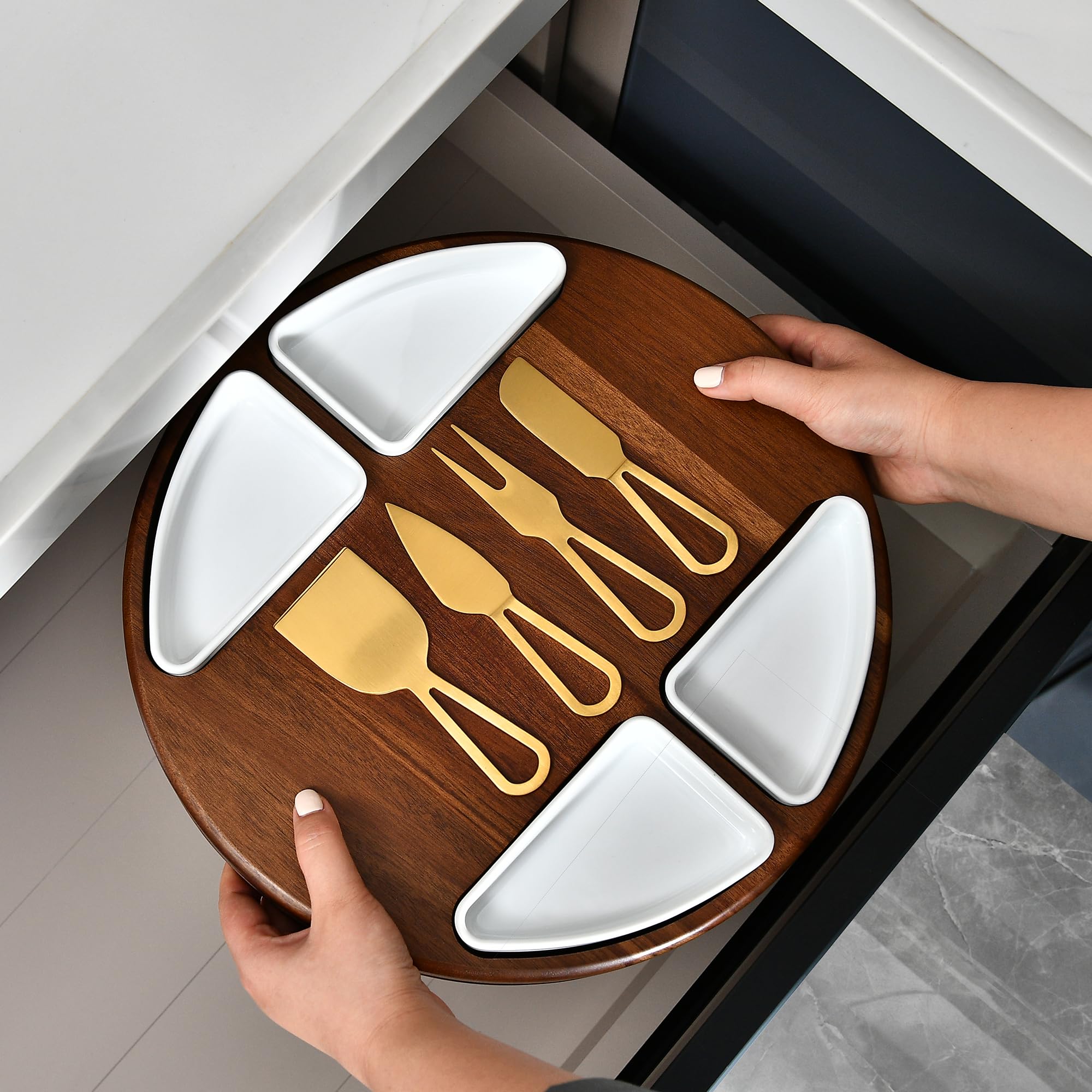 Juego de tablas de cortar de queso Lazy Susan mejoradas, tabla redonda de acacia para embutidos con 4 cuencos de cerámica, regalos de boda, plato para servir queso, despedida de soltera 4
