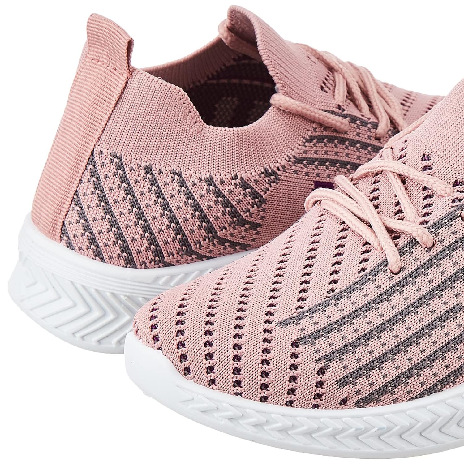 Close-up of Klepe ST-K-7017 Running Shoe heel and toe