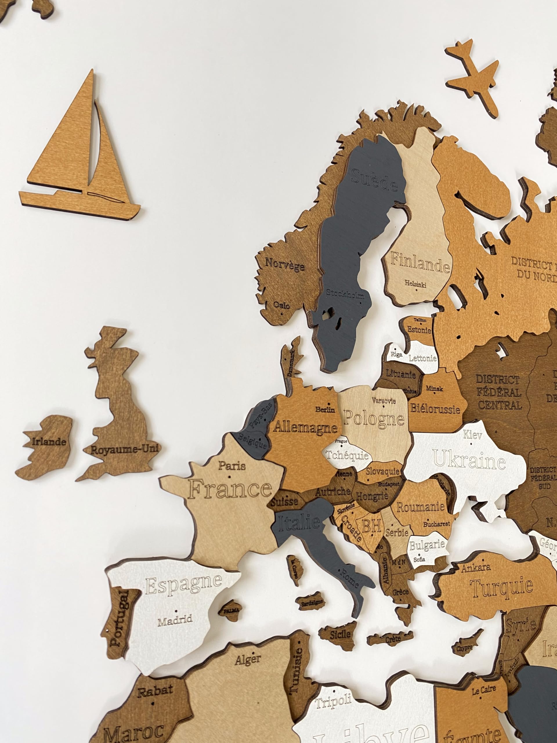WoodLeo Carte du monde en bois (en français) - Décoration murale 3D - Taille de la carte (M, L, XL) - Art mural pour la maison, la cuisine ou le bureau