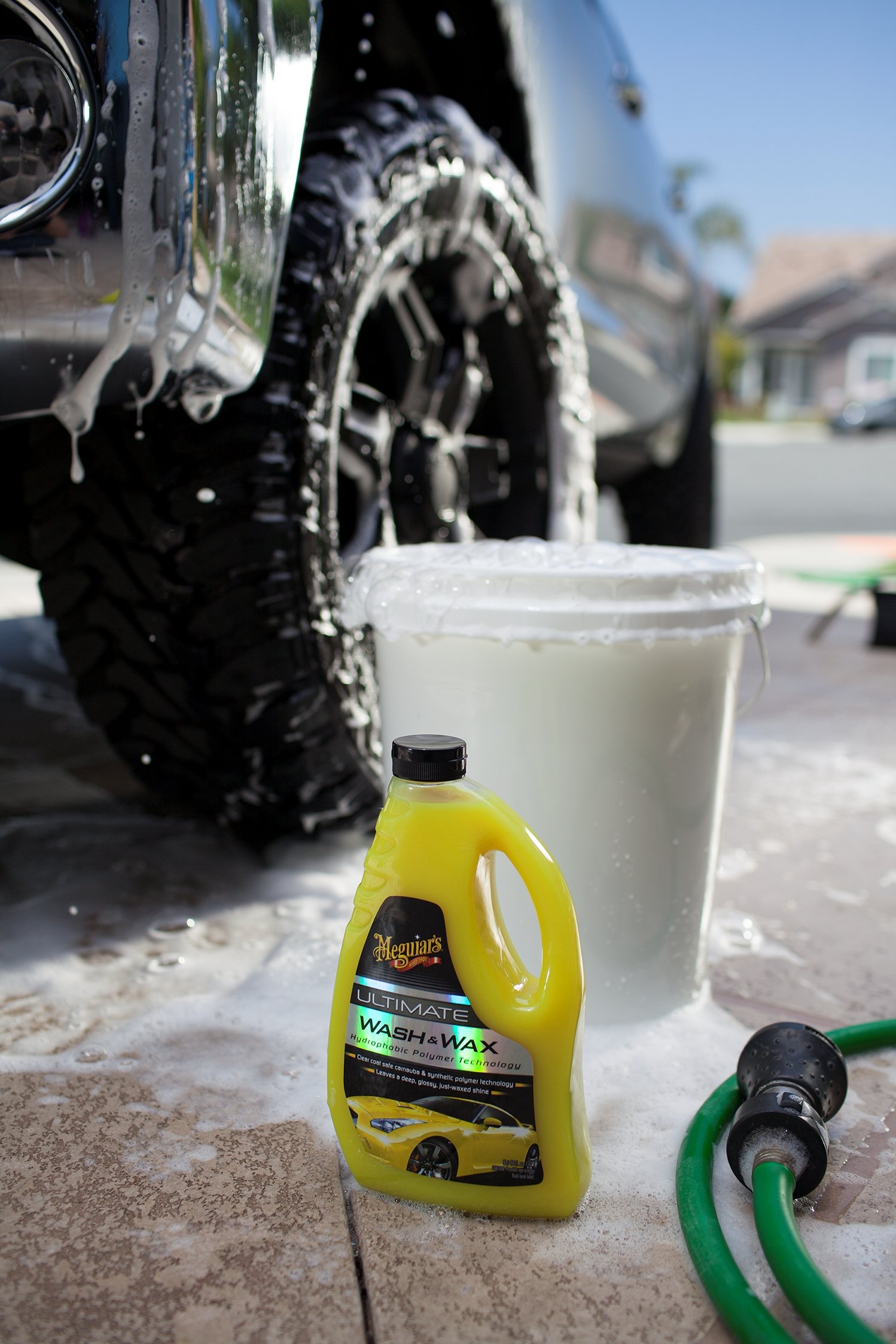 Meguiar's G17748F Shampoing et cire Ultimate - Shampooing Haute Qualité - Voiture Brillant - Nettoyage Supérieur - 1.42 L