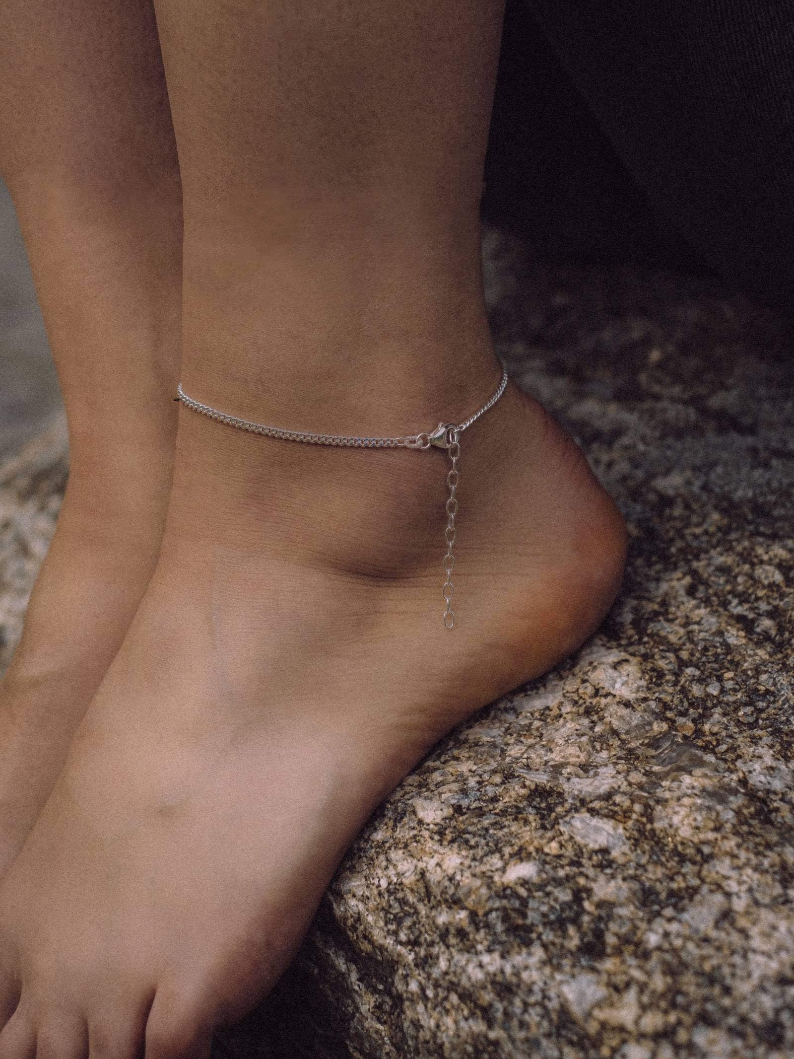 modabilé Damen Fußkette verstellbar 925 Sterling Silber Panzerkette Flach (2,4mm Breit 23cm - 28cm) Fußband ohne Anhänger Silbernes Fußkettchen Frauen