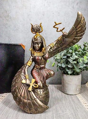 Miniatura 8 de Ebros Gift Diosa egipcia de la maternidad y la magia Isis Ra con alas abiertas sosteniendo Ankh y arma Figurilla 9 pulgadas de alto, estatua