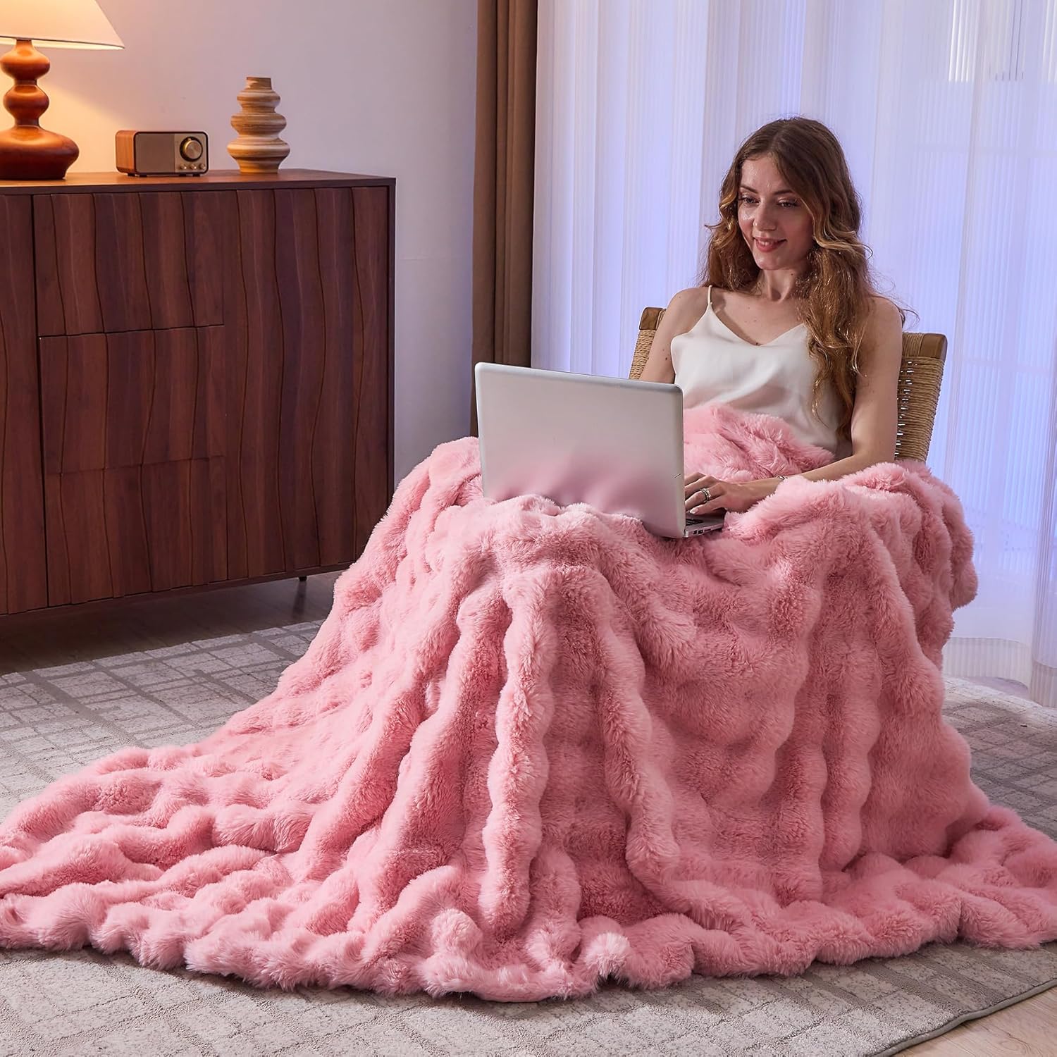 Lotus Karen Faux Fur Throw Blanket Pink - Big Bubble Rabbit Fluff Blanket for Couch, Sall Fluffy Fuzzy Cozy Blanket,Thick Furry Plush Shaggy Blankets,60x80 Inches - Image 5