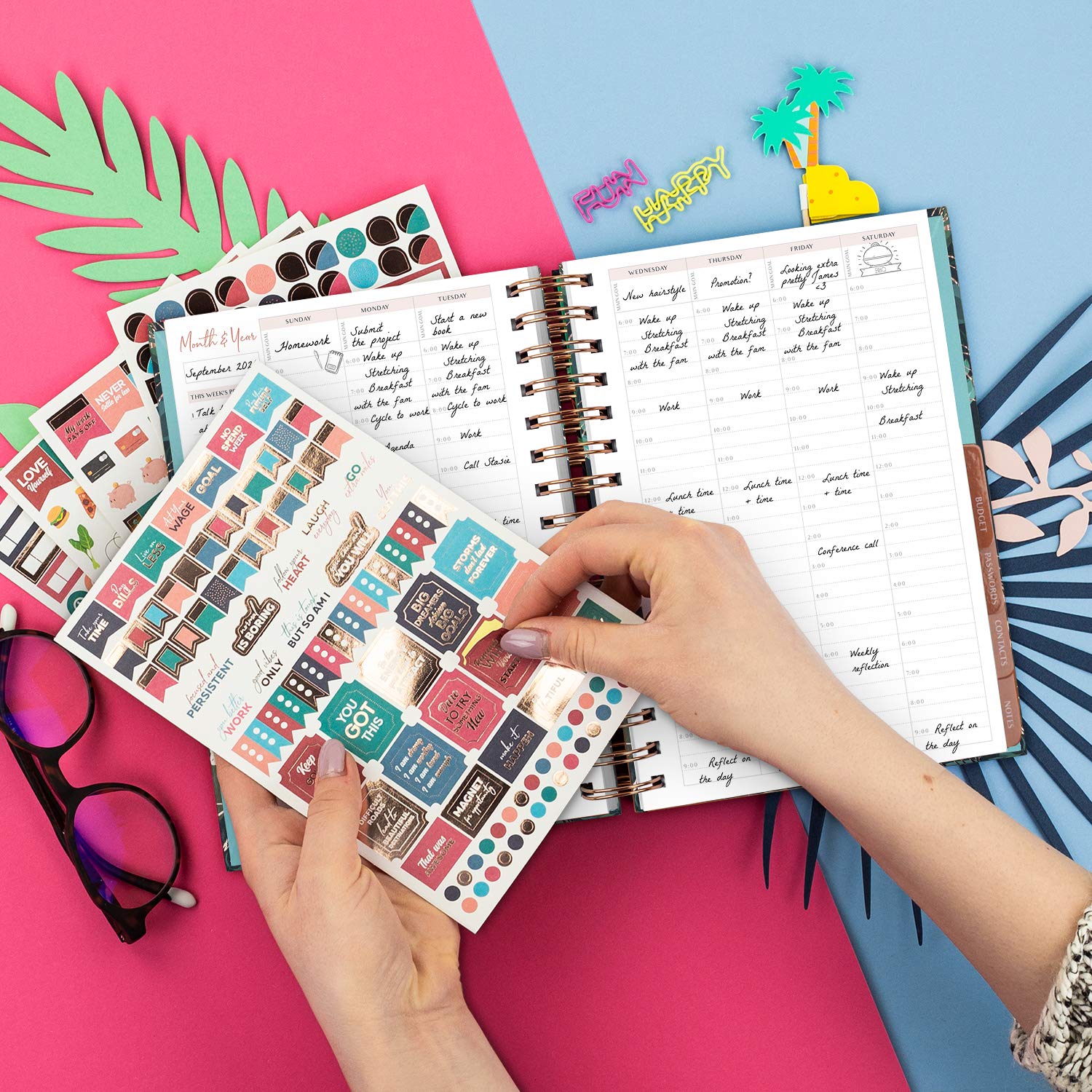 PLANBERRY Planer godzinowy premium – niedatowany organizer tygodniowy z przedziałami czasowymi i miesięcznym budżetem – zarządzanie czasem, wyznaczanie celów, lista rzeczy do zrobienia i śledzenie