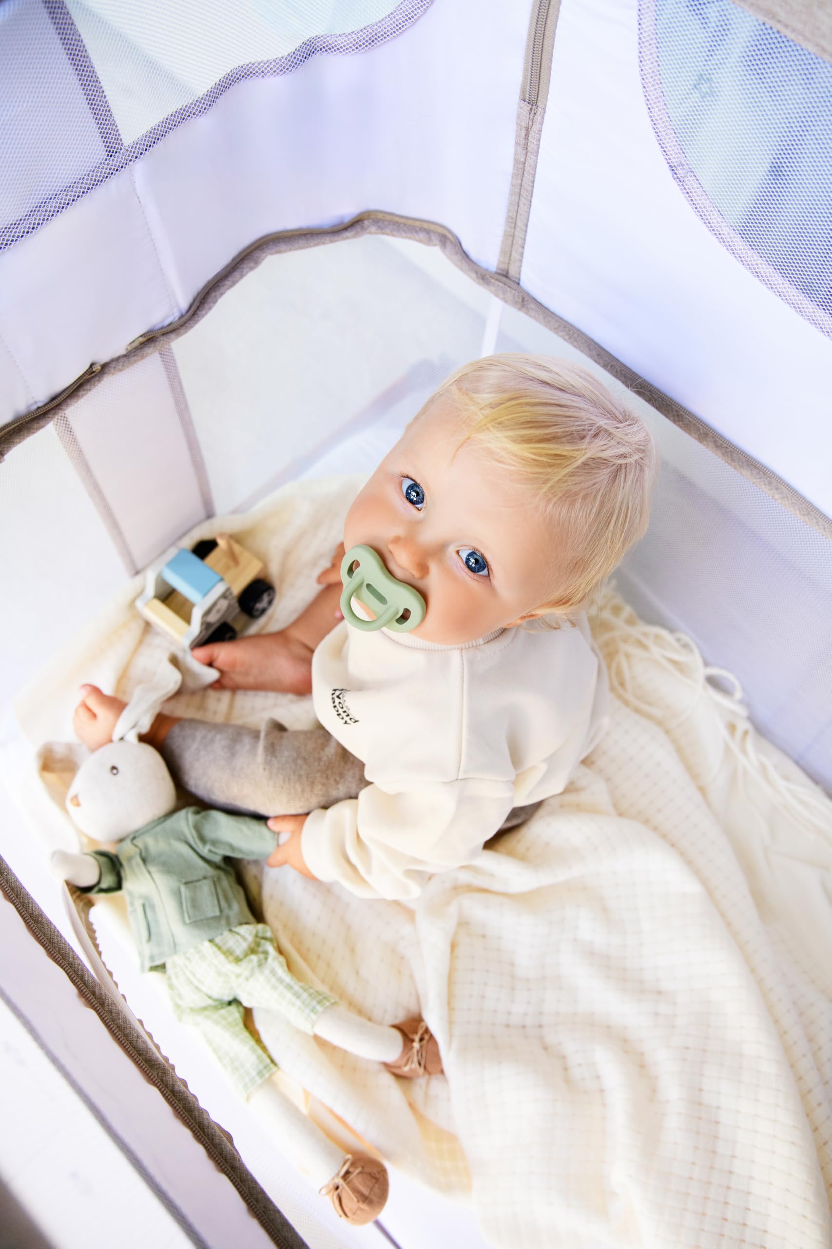 Momi Lettino multifunzione SMART BED 4-in-1, lettino co-sleeping e box, per bambini fino a 15 kg di peso, con altezza regolabile a 5 livelli, con materassino, cinghie di fissaggio e rotelle