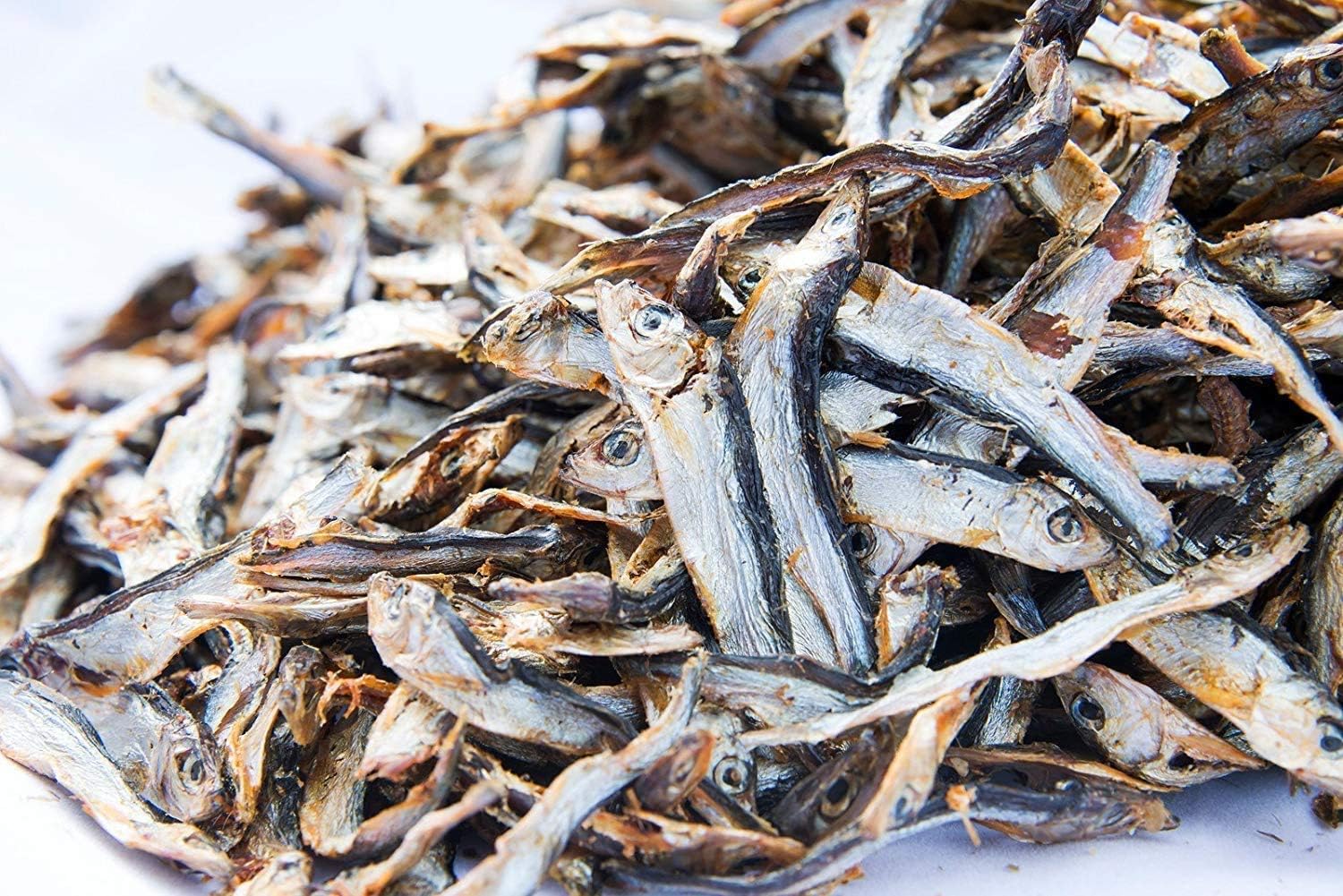 Superpet Dried Sprats Dog Treats, Hypoallergenic Natural Dog Treats, 100% Dried Sprats, High in Protein & Omega 3 Fish Oil, Grain Free Treats for Dogs, Cats, Puppies & Kittens (1Kg)