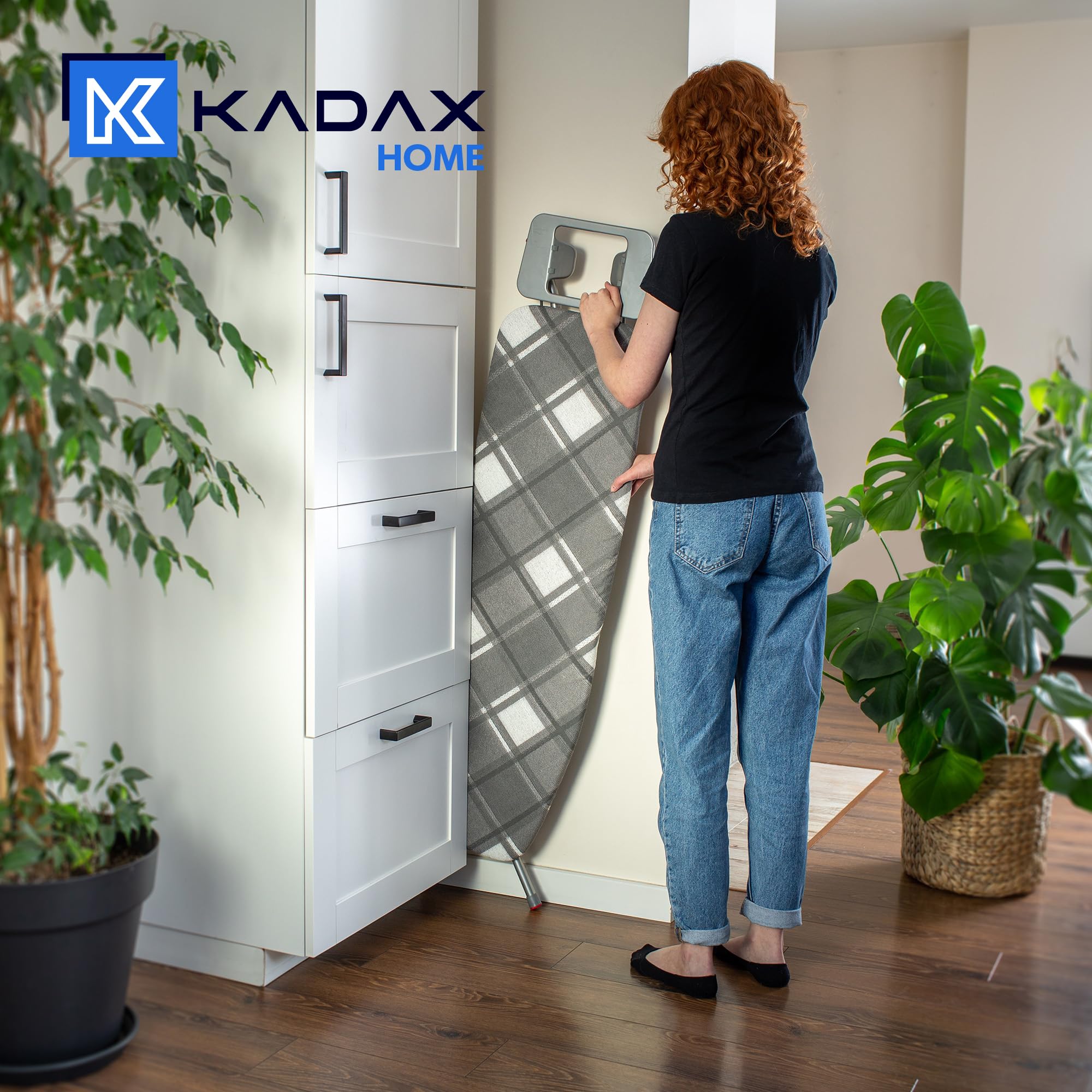KADAX Bügelbrett groß 114x34cm - Stabiler Bügeltisch für Dampfbügelstation, klappbar, höhenverstellbar, mit Metallgitter & Bügeleisenablage, Made in EU