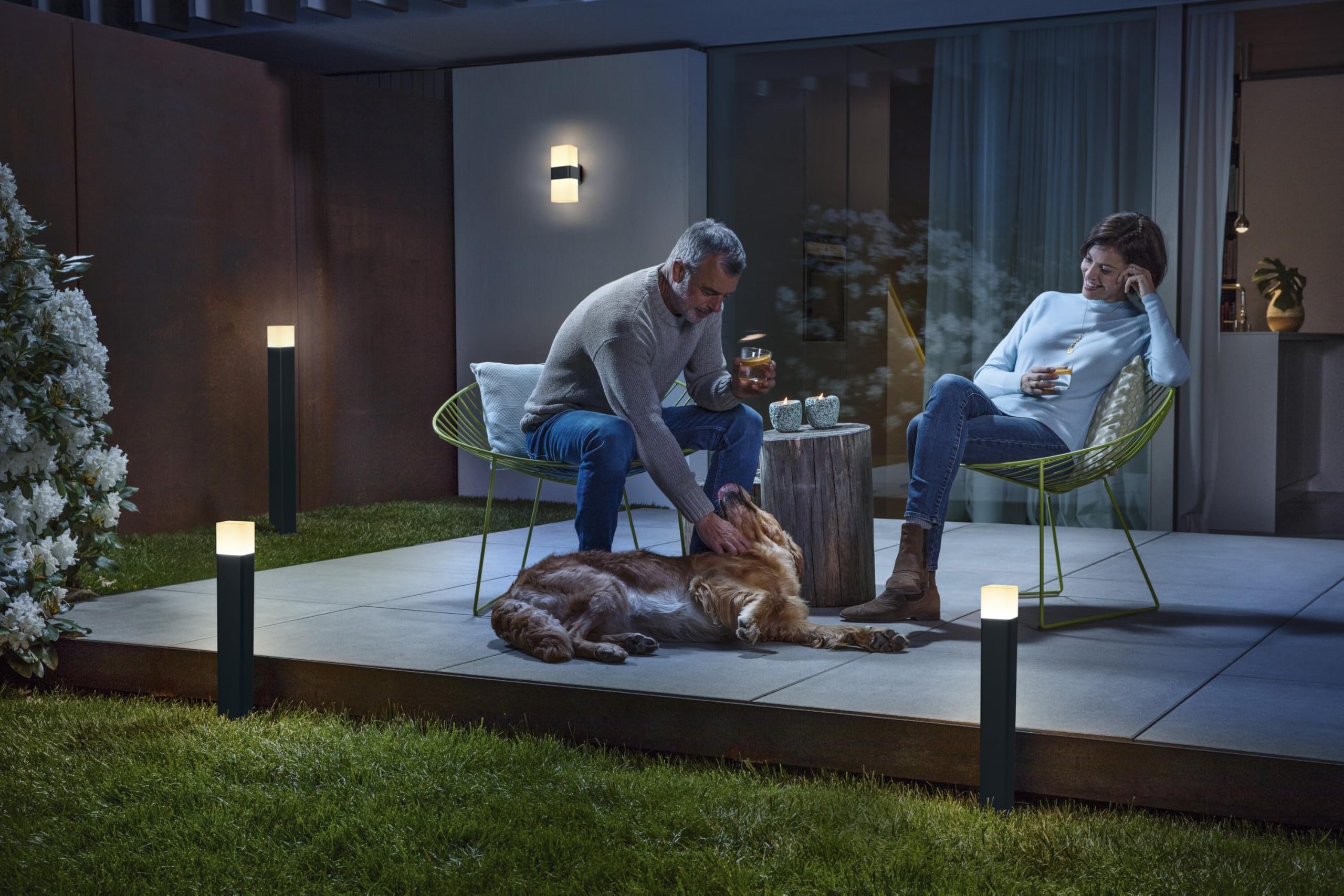 OSRAM SMART+ WiFi Cubo Su/Giù Applique LED Grigio scuro, 14W, 950lm, RGB+W 3000K, WiFi, Alexa, IP44 Esterno