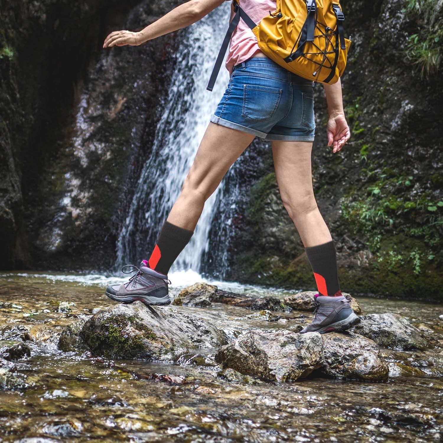 Jeyiour 2 Pairs Waterproof Socks Unisex Waterproof Breathable Outdoor Skiing Hiking Wading Fishing Socks for Men Women - Image 3