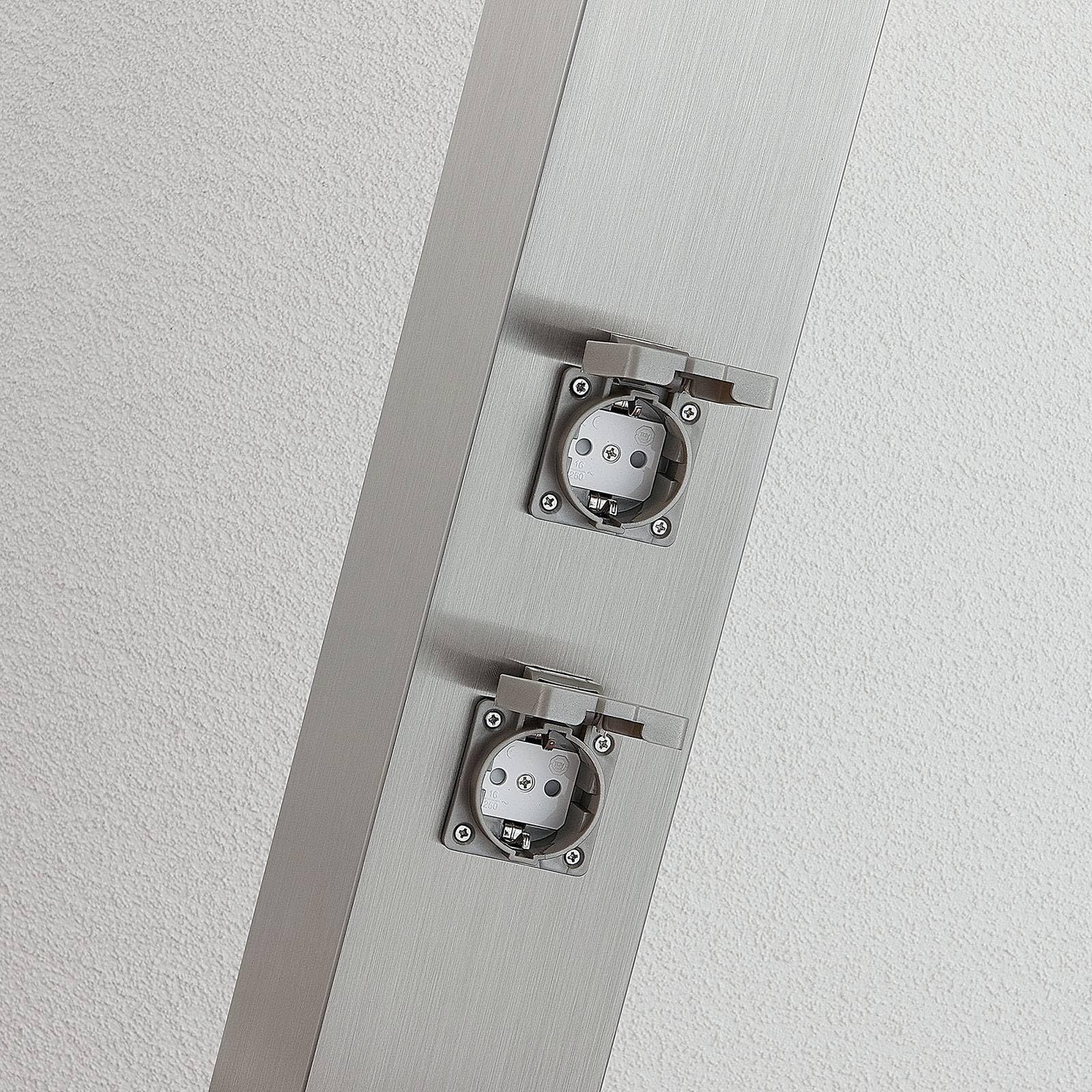 Lindby Lampada da Vialetto Con 2 Prese Corrente, IP44, 1x E27, Paletto Luminoso Segnapassi in Acciaio Inox, Lampioncini da Giardino Esterno con Attacco Elettrico, Presa da Giardino a Colonna