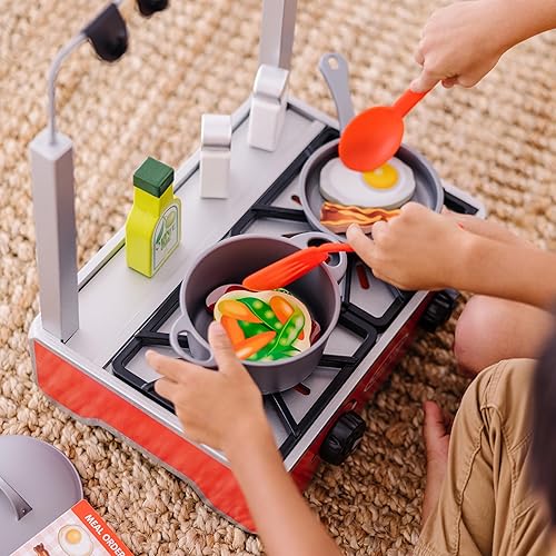 Miniatura 7 de Melissa & Doug Juego de cocina de madera de lujo de 19 piezas con comida de madera, olla y sartén duraderos