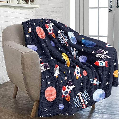 Miniatura 5 de Manta con temática espacial para niños, acogedora manta de franela mullida del espacio exterior, cohete y planeta, regalo para niños, 40 x 50