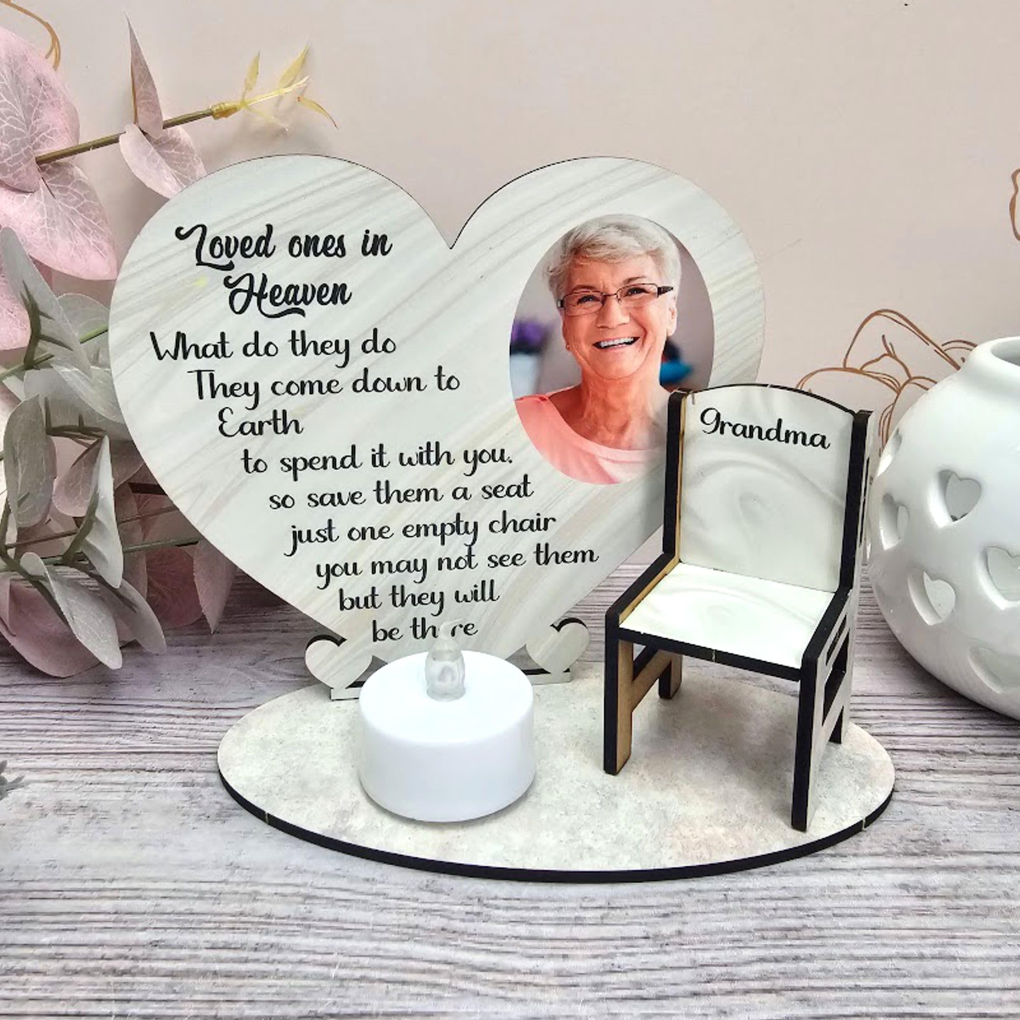 When Robins Appear" Personalised Memorial Photo Heart on Stand with Miniature Chair – Custom Christmas Remembrance Keepsake, In Loving Memory of Lost Loved Ones (Cream) — image 1
