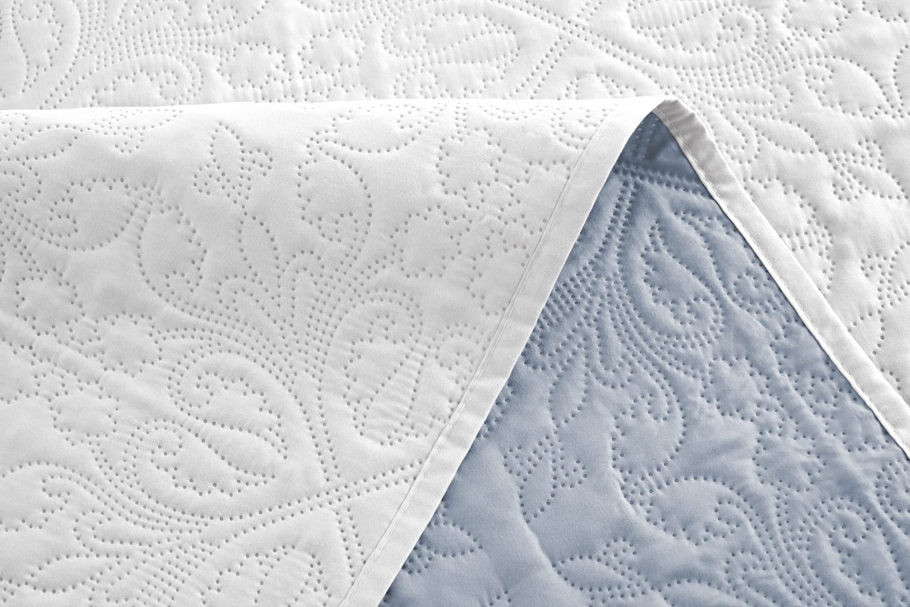 Couvre-lit Matelassé Floral Easycosy 240x270cm - Réversible Et Léger