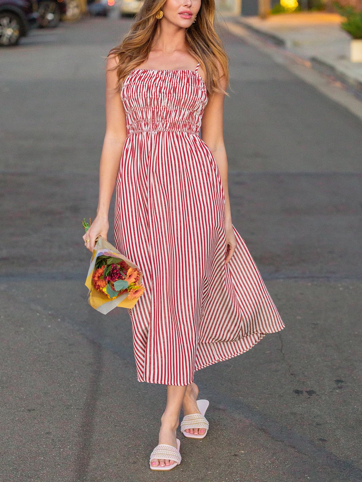 CUPSHE Robe longue à smocks à rayures pour femme - Bretelles spaghetti - Robe d'été fluide - Robe d'été longue pour la plage et les vacances