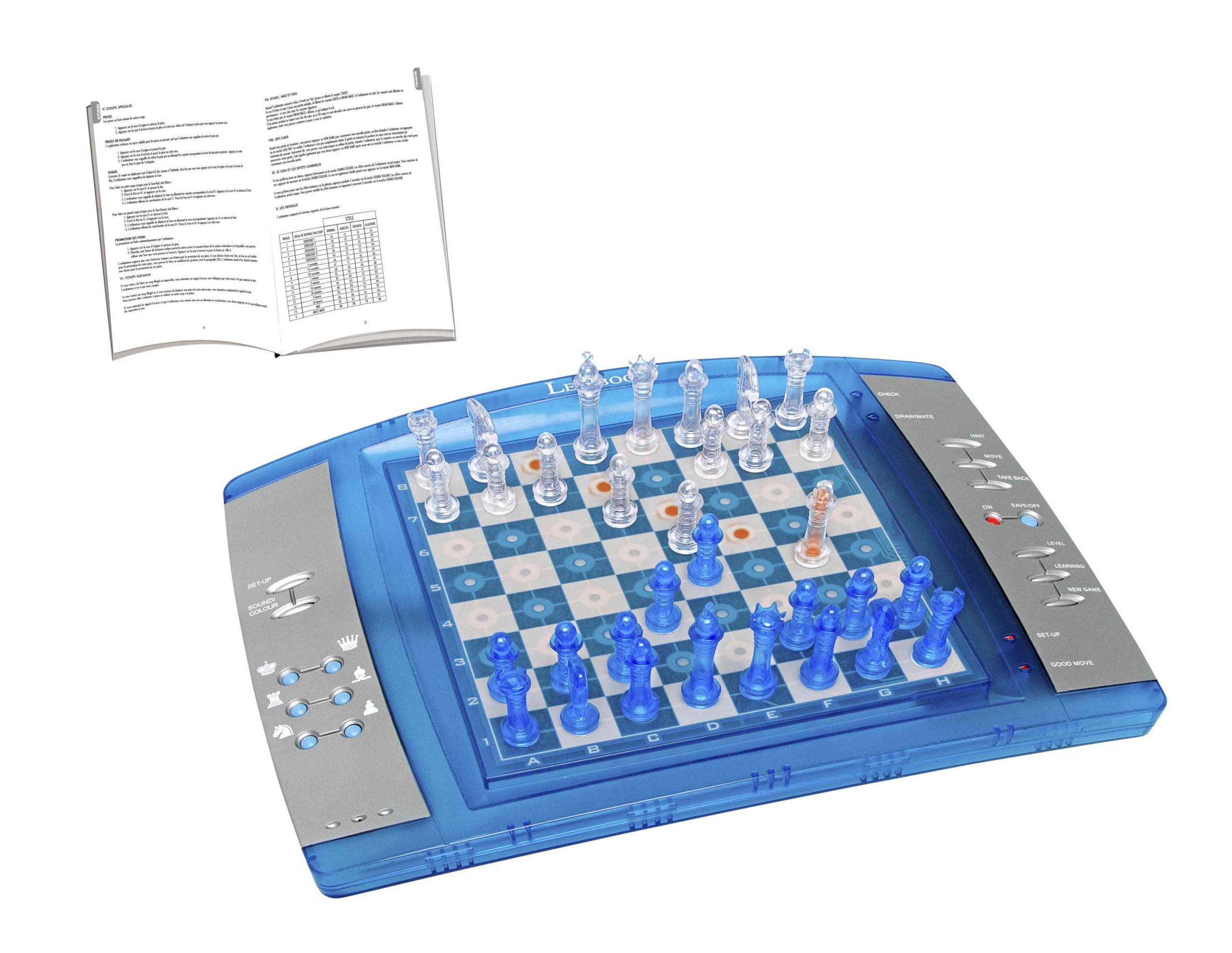 Lexibook ChessLight®, Gioco degli Scacchi elettronico con tastier Sensitive e Luce e Effetti sonori, 32 Pezzi, 64 Livelli di difficoltà, Batterias o Adattatore, Blu/Argento, LCG3000_04
