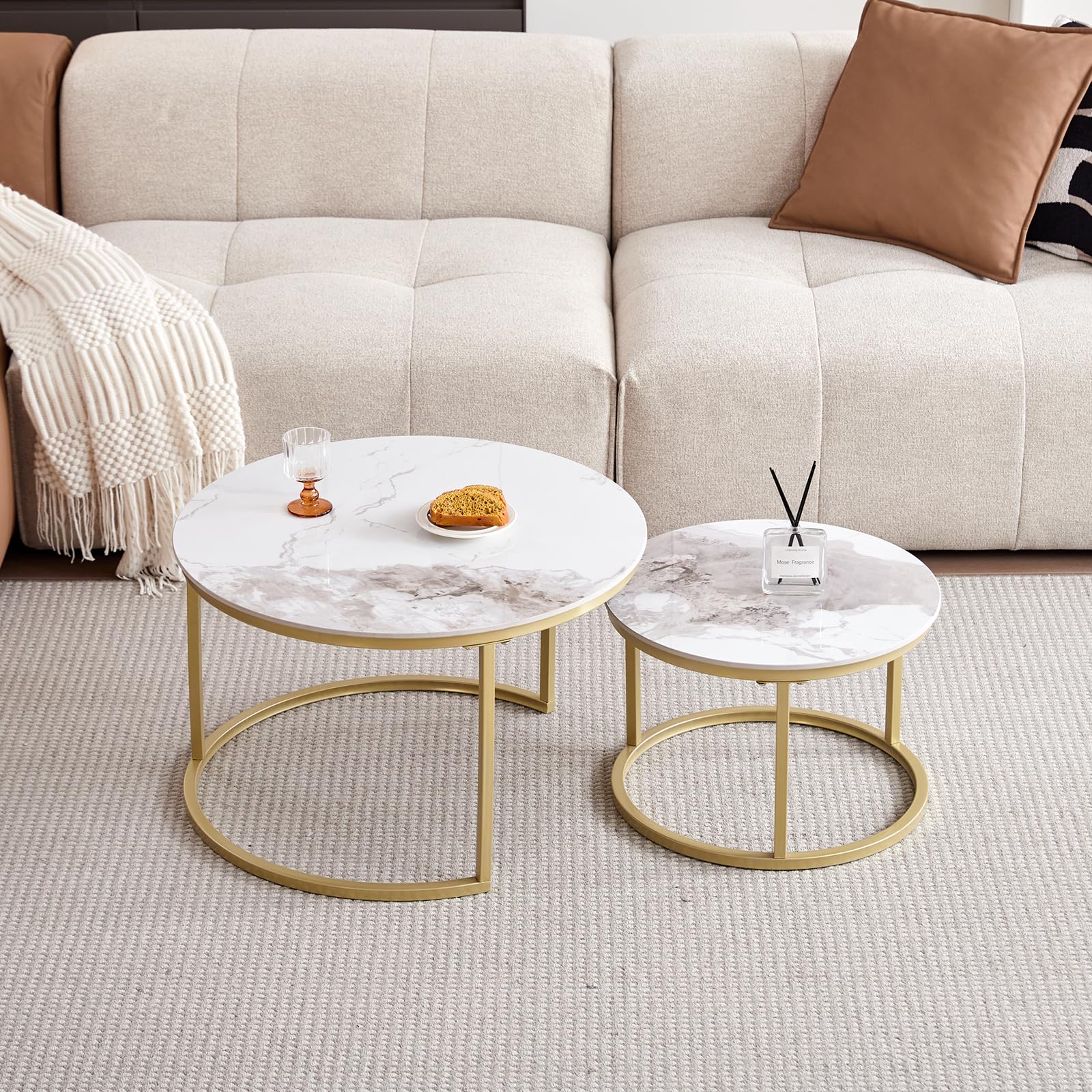 Set di 2 Tavolini da Caffè Impilabili in Marmo con Piano in Marmo Pandora e Struttura in Metallo Dorato, Tavolino Rotondo Moderno da Soggiorno - 70 x 70 x 45 cm
