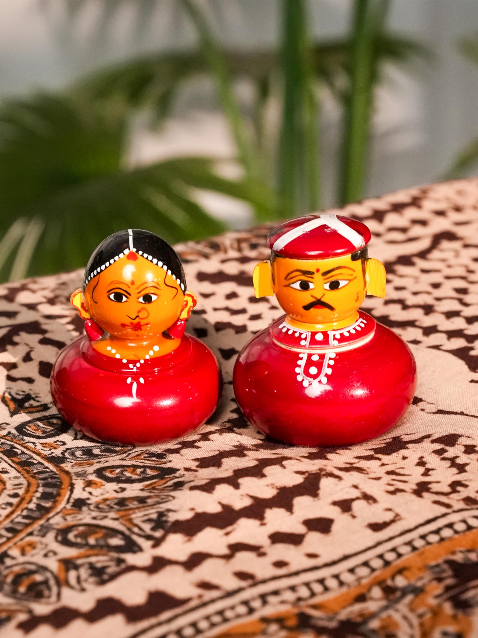 Lepakshi Handicrafts Wooden Etikoppaka Toys Male and Female Kum