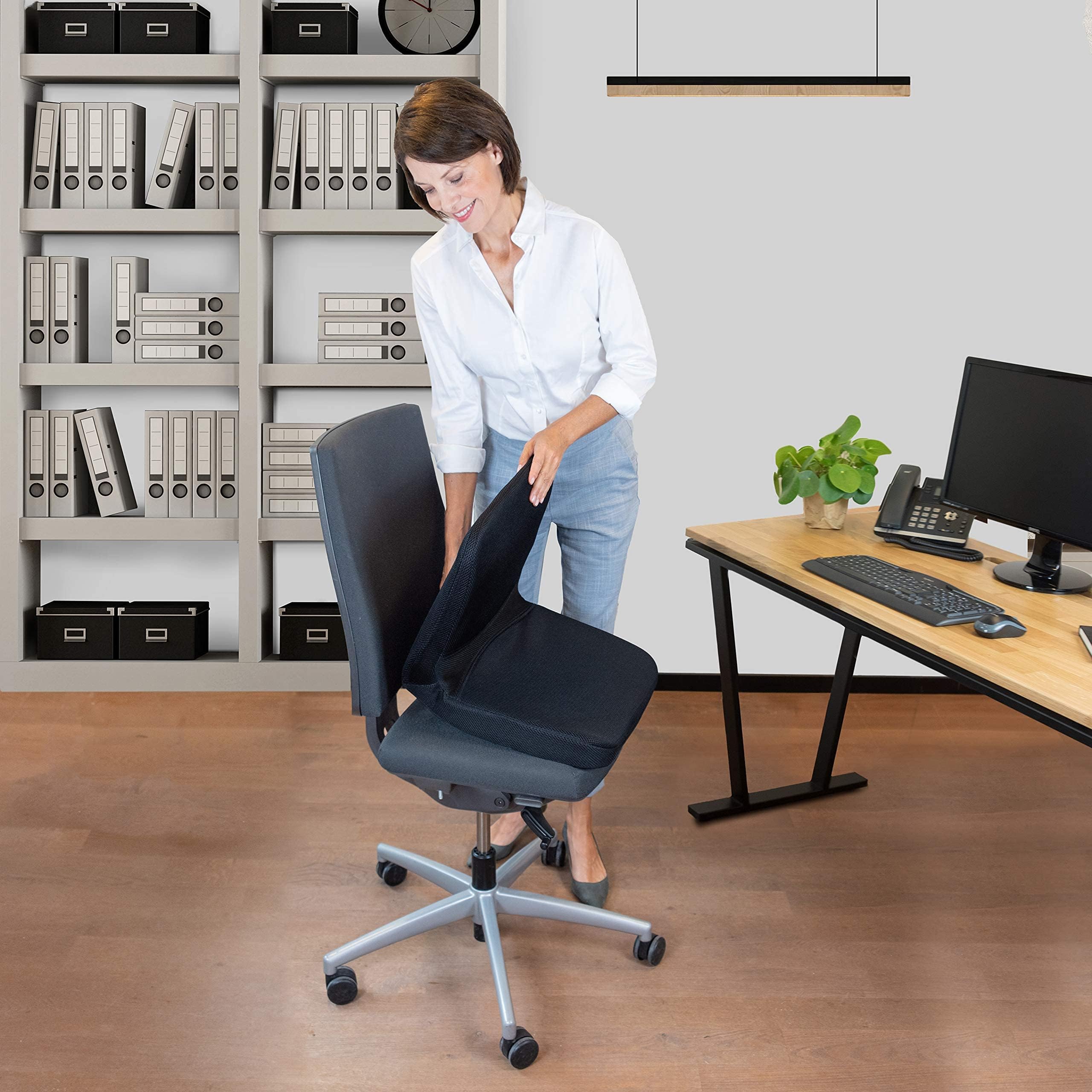 bonmedico Cuscino Lombare Memory Foam per Sedia Ufficio L Nero | Supporto ergonomico per schiena e zona lombare. Ideale per ufficio, casa e auto con fodera lavabile.