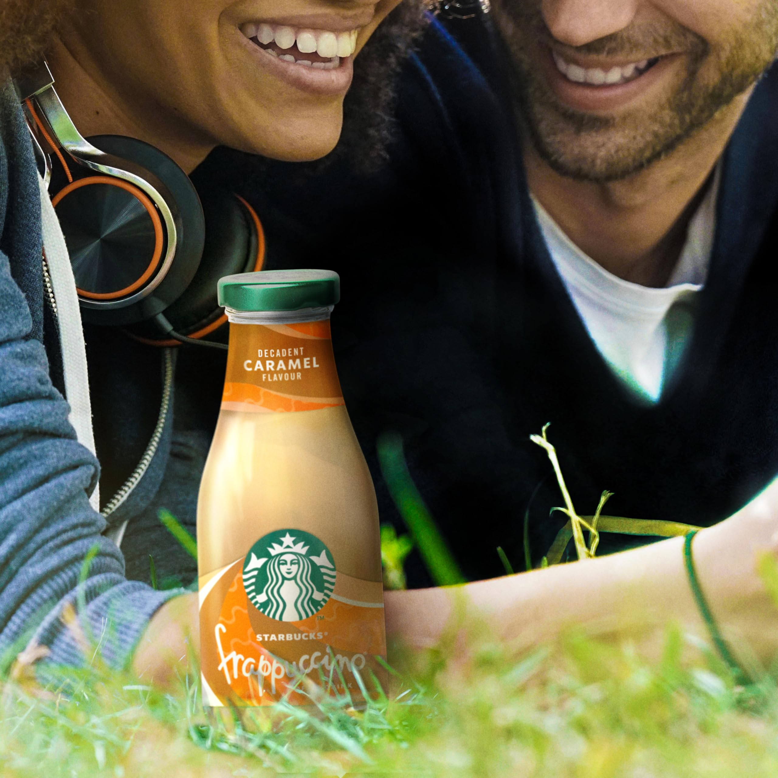 Starbucks Frappuccino Caramel Eiskaffee | 8 x 250ml | mit feinstem Espresso aus 100% Arabica-Bohnen und Milch | wiederverschließbare Glasflasche | ideal für unterwegs oder Zuhause
