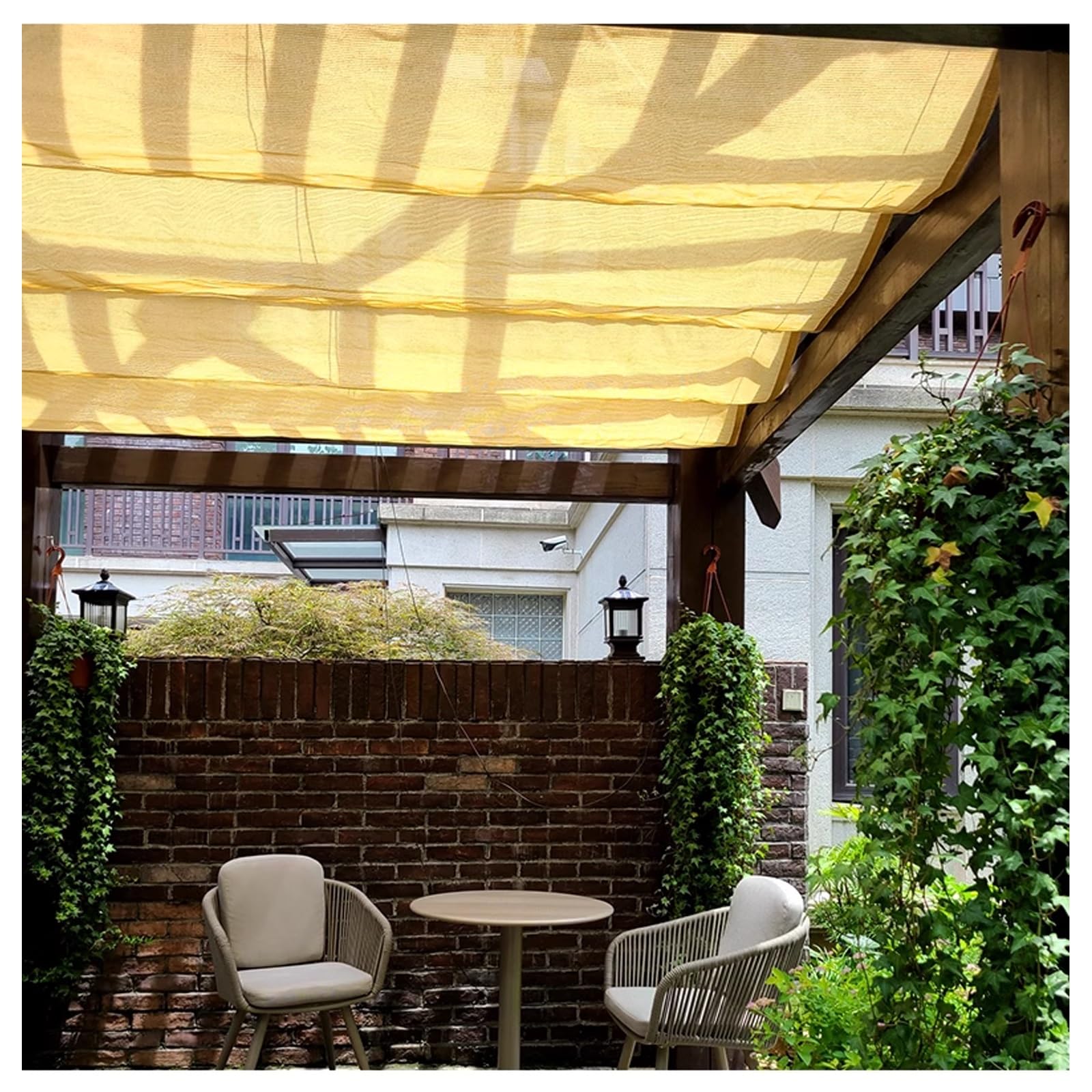 Voile d'ombrage rétractable en U avec installation facile