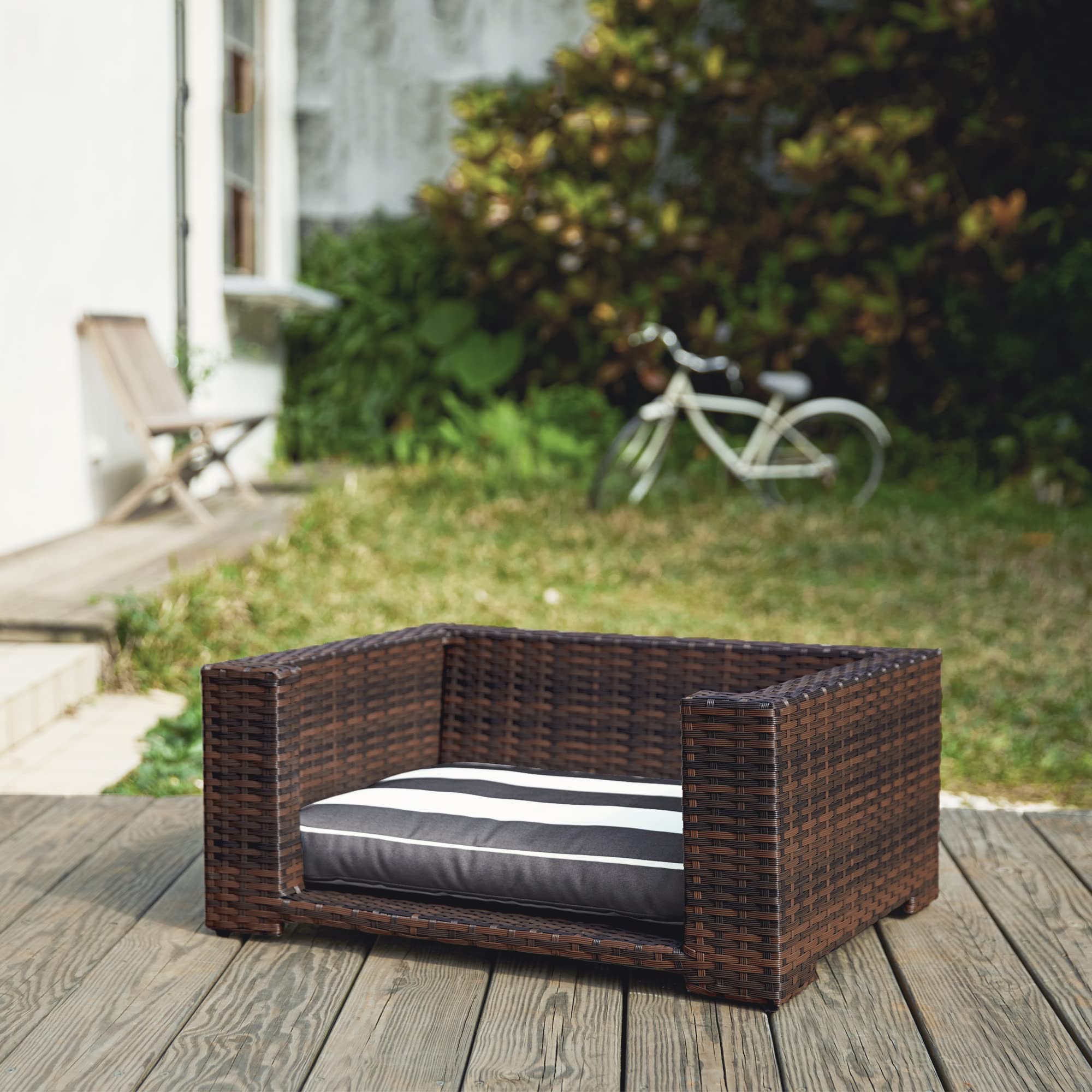 Teamson Pets Clotho Cama para Mascotas De Ratán para Interiores Y Exteriores, Sofá para Gatos o Perros Pequeños con Cojín Lavable Extraíble Marrón ST-N10005-UK | Tumbona elevada, cojín extraíble lavable, marrón, ST-N10005-UK