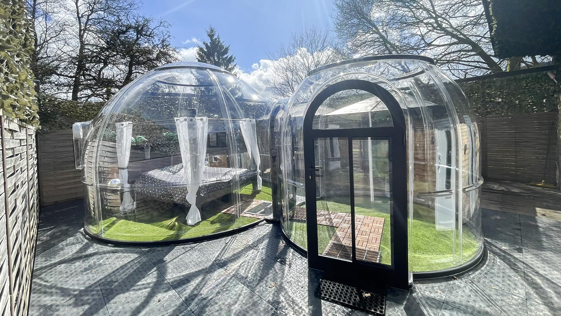 JOCHEN SCHWEIZER Geschenkgutschein: Bubble Hotel mit Apartment und Whirlpool Raum Gerolstein für 2