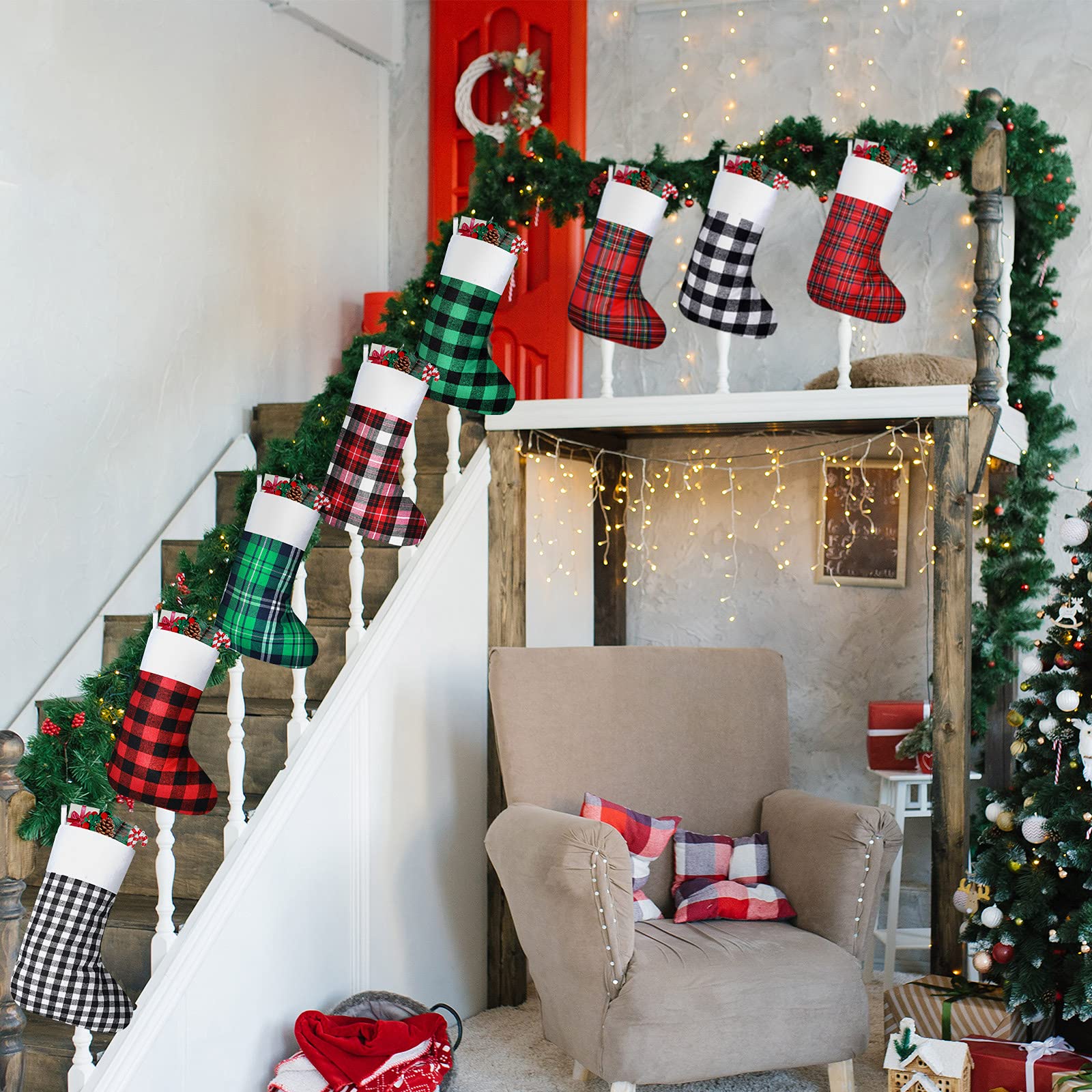 Tatuo Lot de 8 chaussettes de Noël à suspendre en tissu à motif écossais pour cheminée, animal domestique, décoration de Noël pour famille, fête de Noël (25,4 x 44,5 cm)