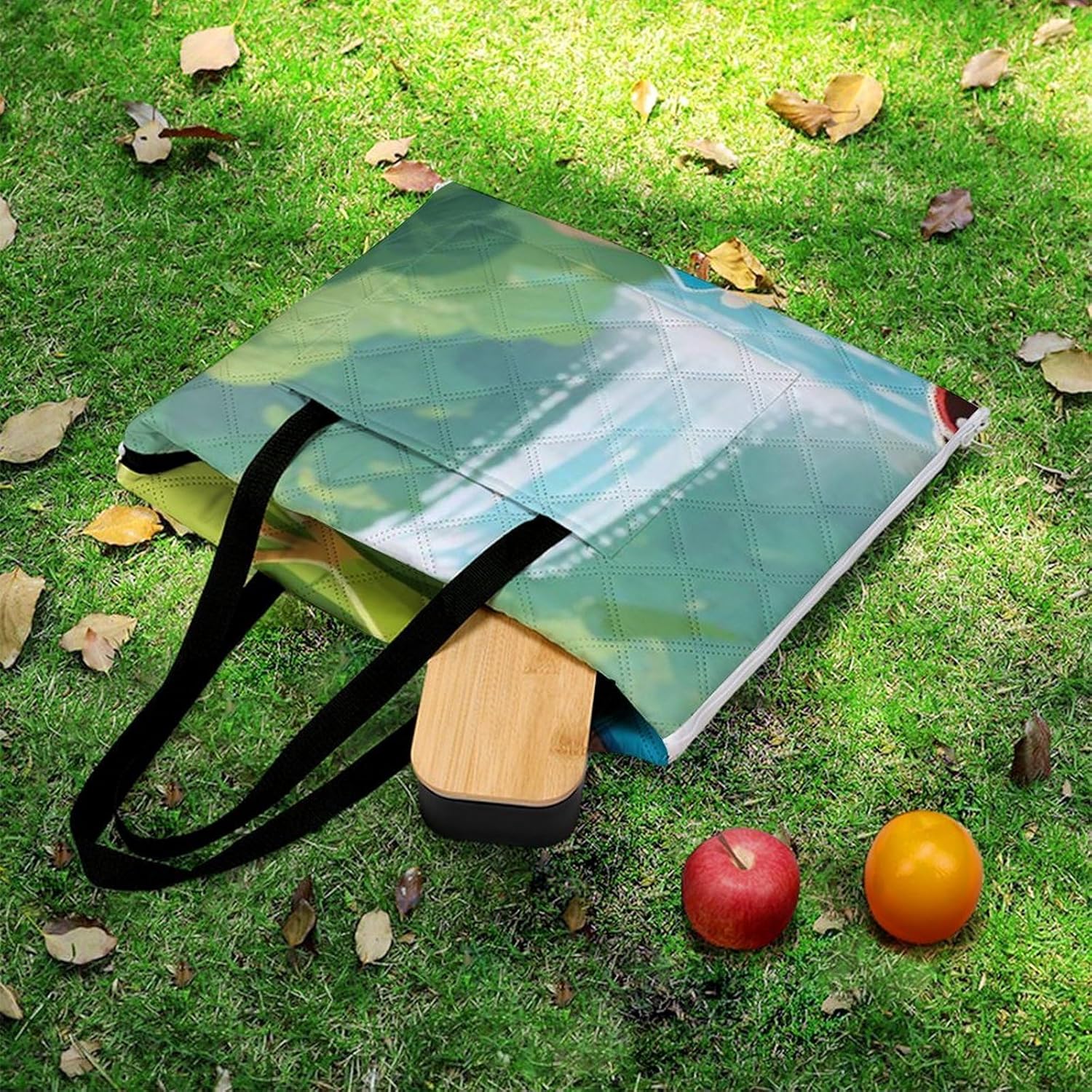 Cute Frog Picnic Blanket 150x100cm, Foldable 2-in-1 Picnic Mat and Tote Bag Portable Waterproof Beach Mat Sandproof Outdoor Blanket for Park, Hiking, Beach, Camping, Travel