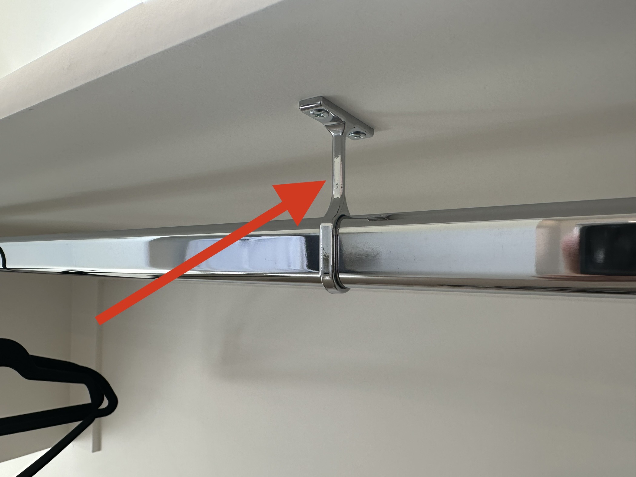 Watch Review of the Oval Closet Rod Middle Support on Amazon Live