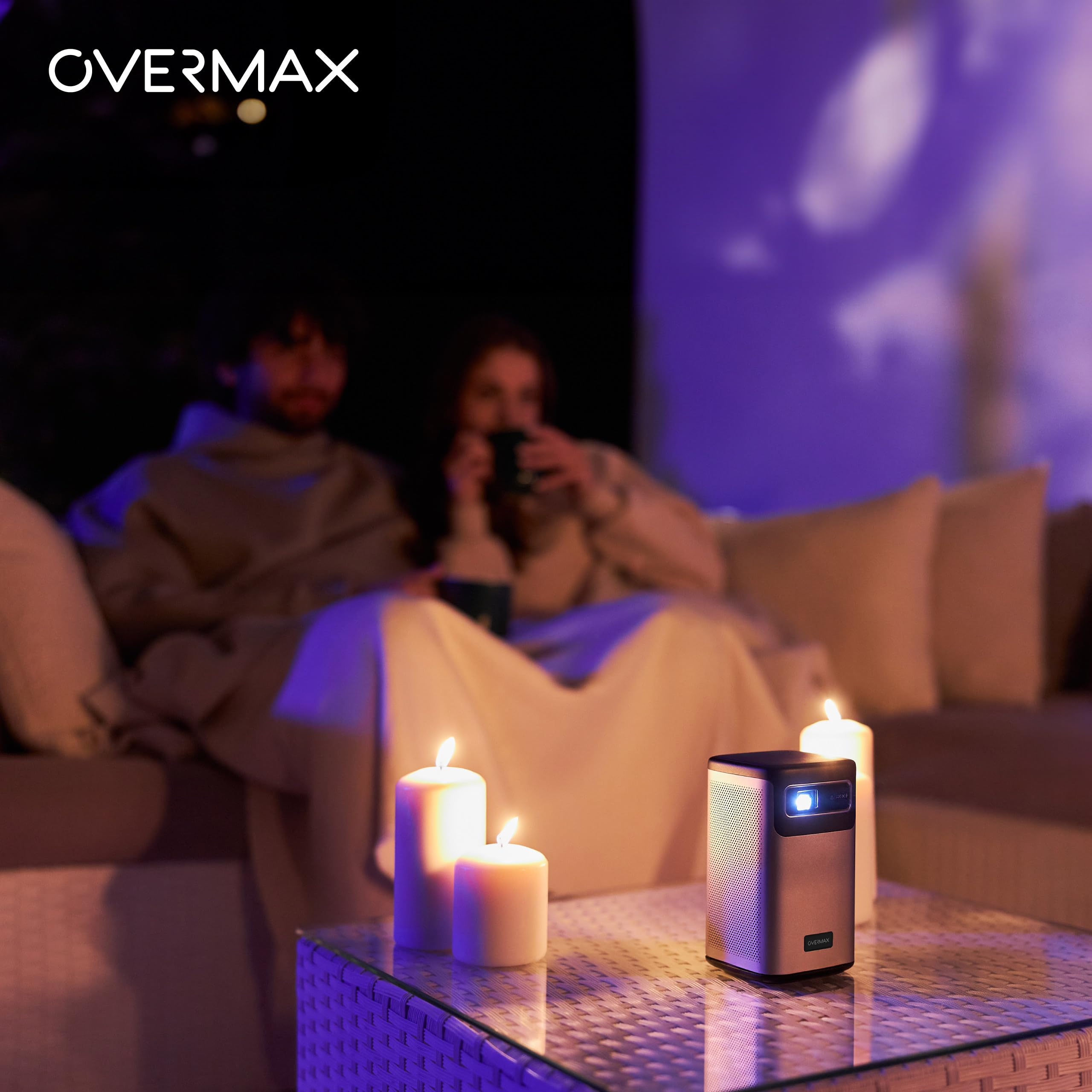 Projecteur OVERMAX Multipic 8.1 Résolution 4K Projecteur avec Keystone Autofocus et Correction du Trapèze, Image jusqu'à 200, Wi-FI Bluetooth 5.0, 5000 Lumens Télécommande, Durée de Vie 40 000 h