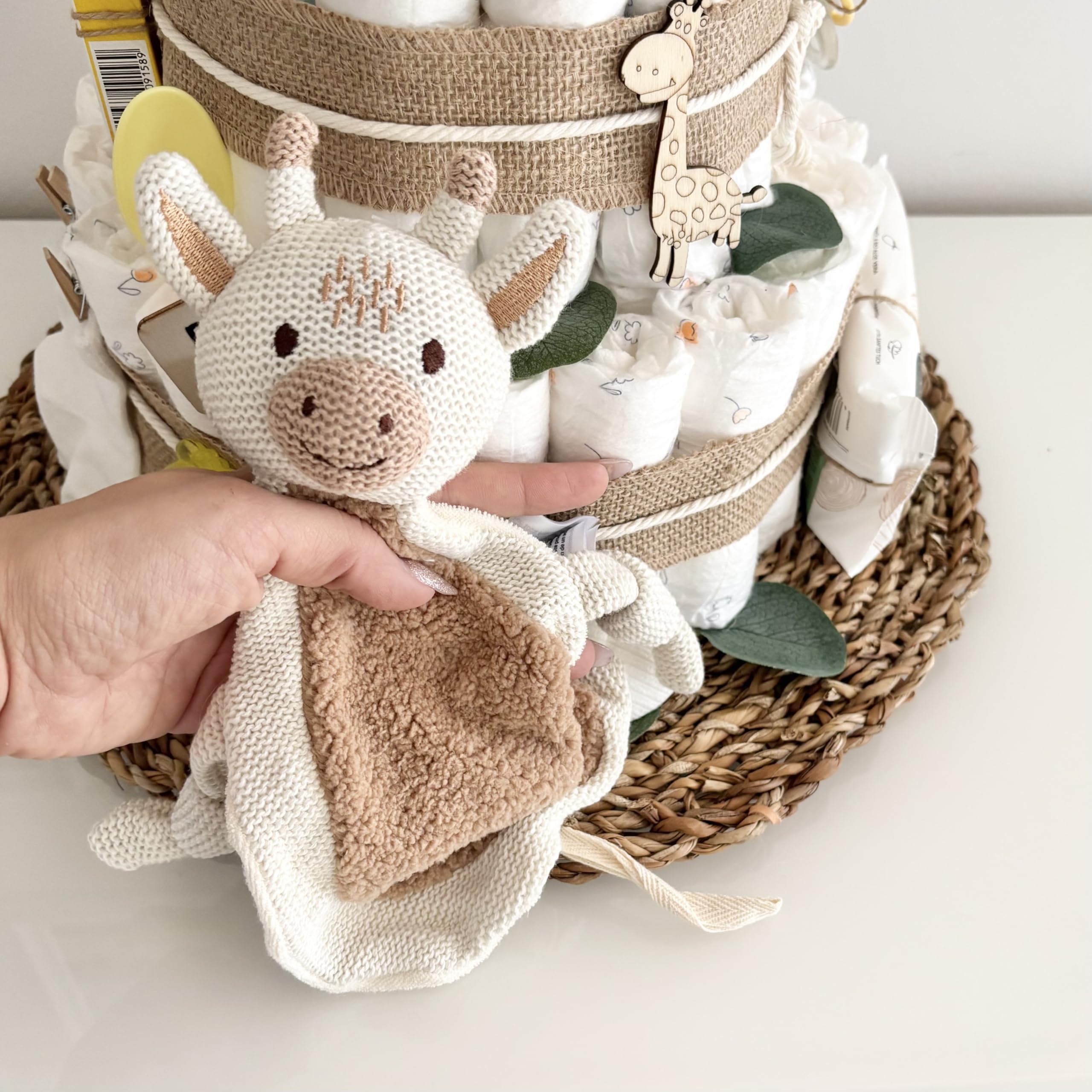 Windeltorte XXL mit Giraffe Socken Schnuller Löffel und mehr, für Jungen & Mädchen, Babytorte für Babyparty Babyshower Gender-Reveal, Namen personalisierbar, Baby Party Deko Dekoration Geburt