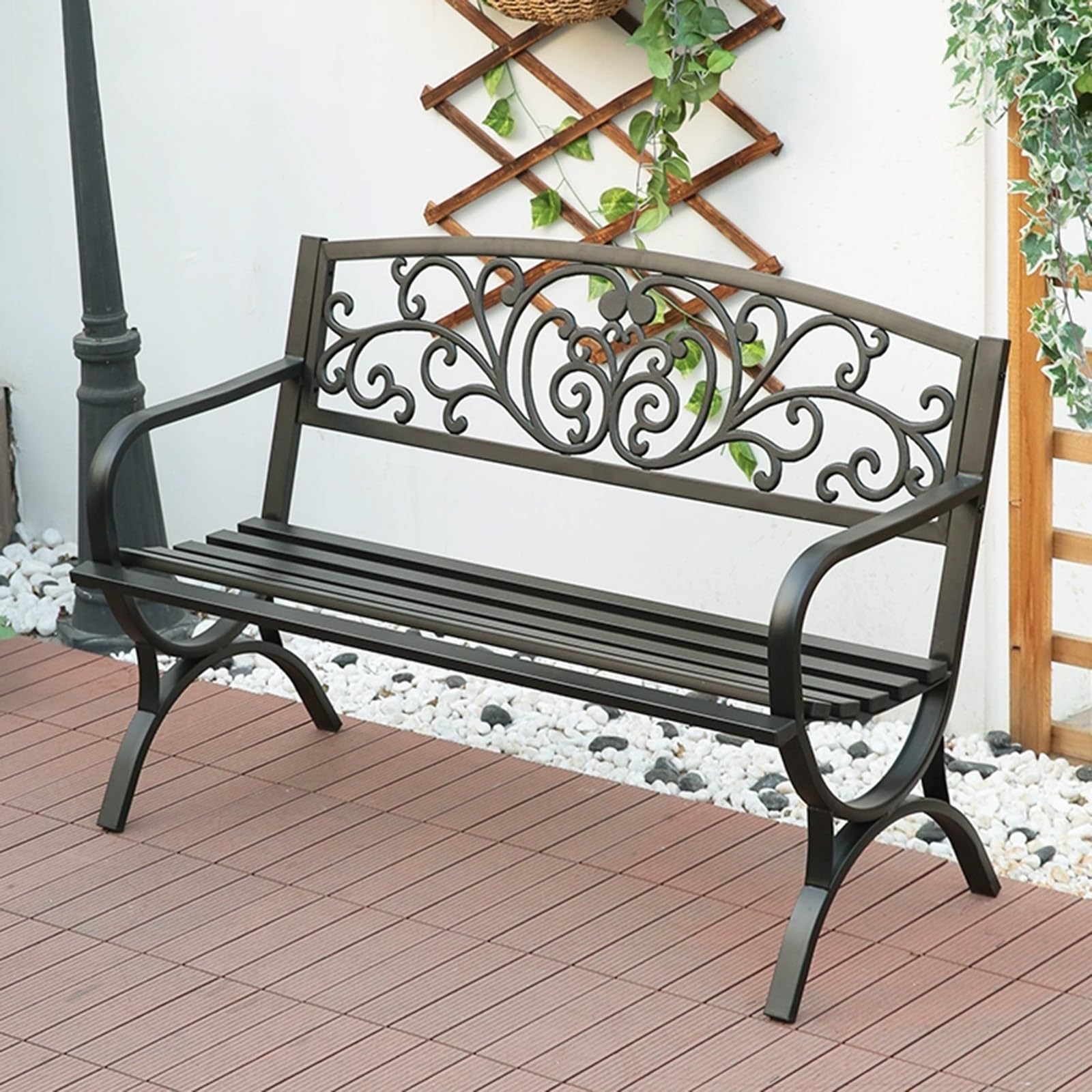 Banc de parc extérieur en métal noir de style fer forgé avec dossier sculpté