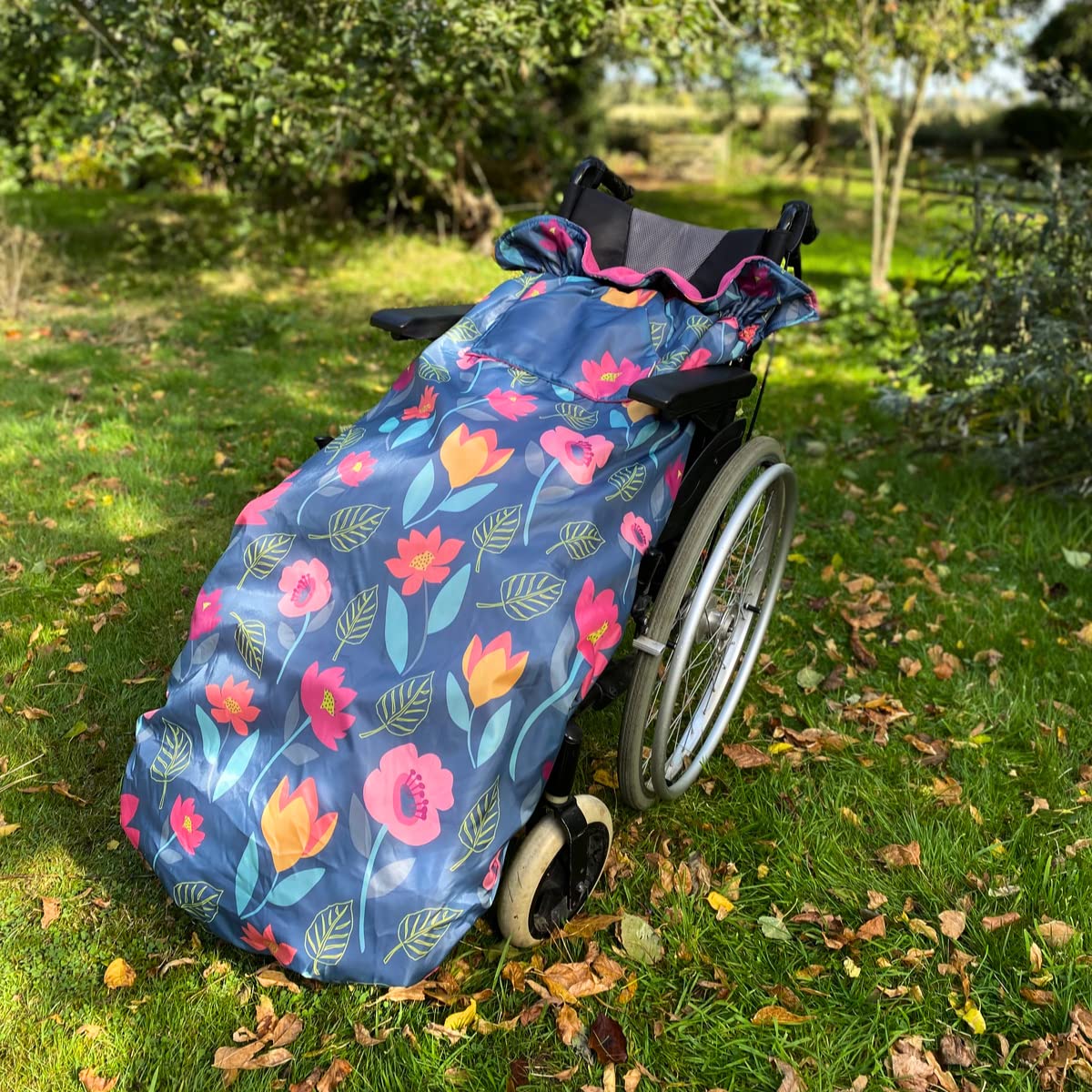 BundleBean - Fleece-Lined Wheelchair Cosy Cover (Floral) - Adult Size 100% Waterproof Rain Cover for Wheelchair Users, Universal Fit for Manual and Powered Wheelchairs, Easy to Fit, Blanket