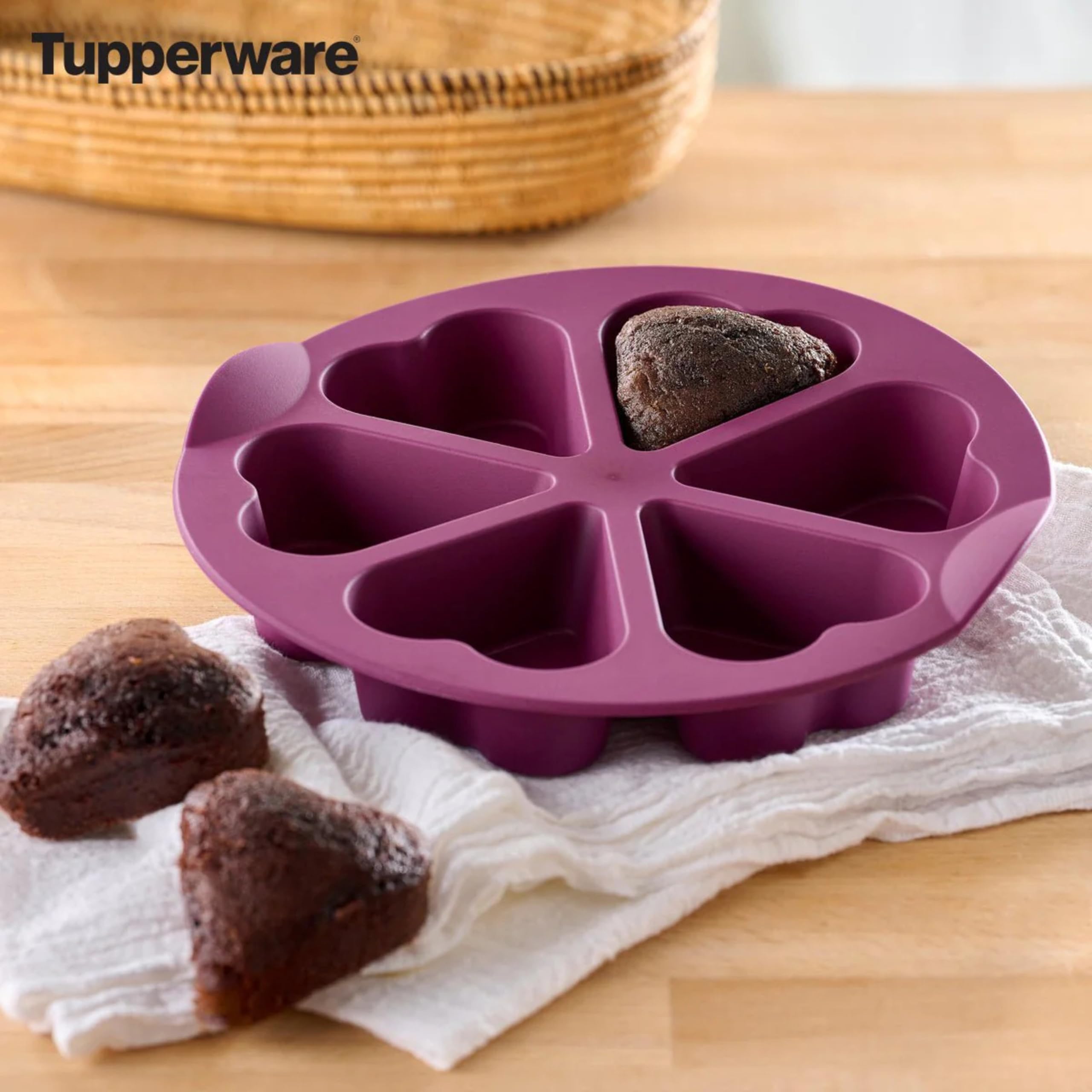Tupperware Moule 6 Cœurs Silicone Platine Sans BPA - Pâtisserie Anniversaire Saint-Valentin Fête - Démoulage Facile Intérieur Brillant - 23 cm - Idéal Famille Maison Qualité Professionnelle