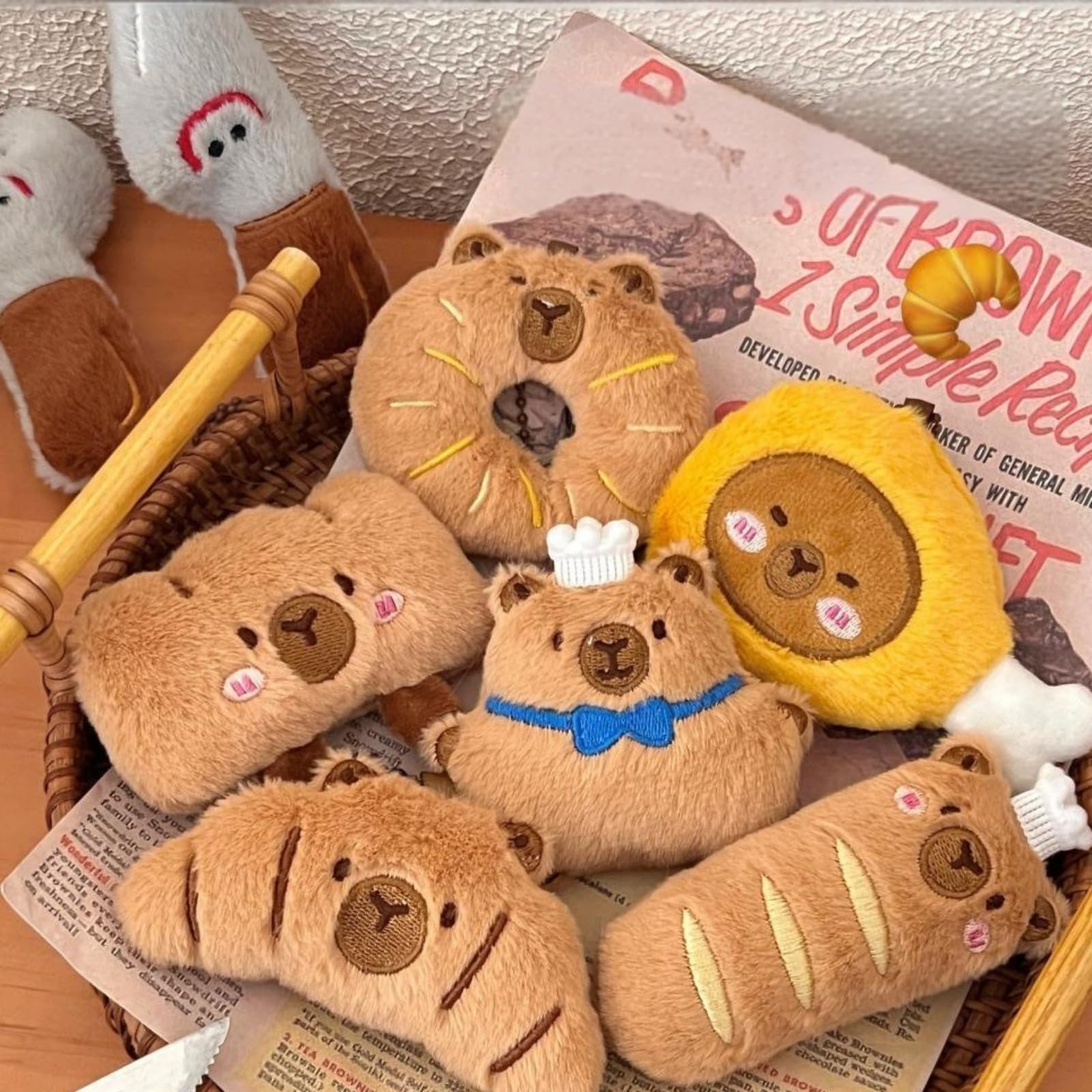 Comforso 8 PCS Mini Capybara Plush Toy Set,Soft & Cuddly Emotional Support Plush Toys,Capybara Keychains & Backpack Charms,Ideal as Birthday Gifts,Party Favors & Classroom Rewards for Kids