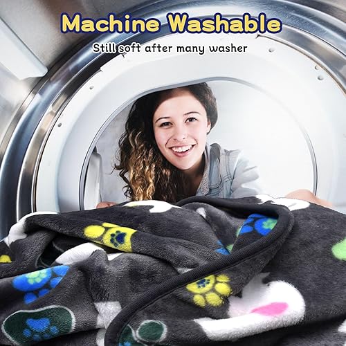 Miniatura 5 de REZUTAN Manta ultrasuave para perro, 40 x 50 pulgadas, con patrón de elefante gris de franela y huellas de patas, manta para gatos, suministros para